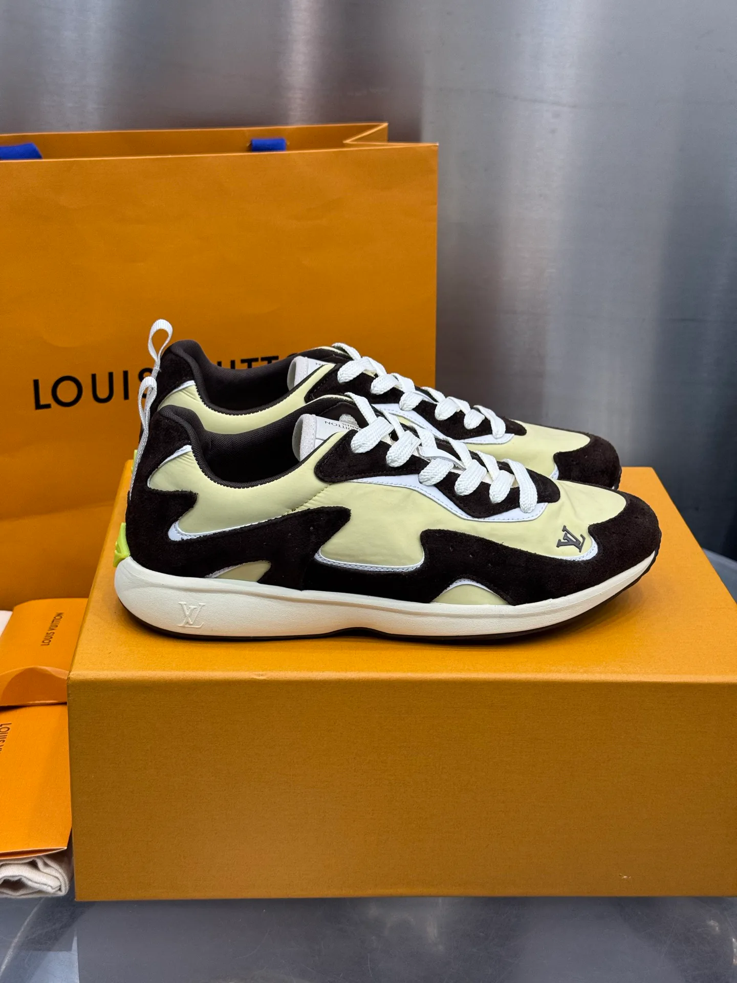 Кроссовки Мужские Louis Vuitton 18202636