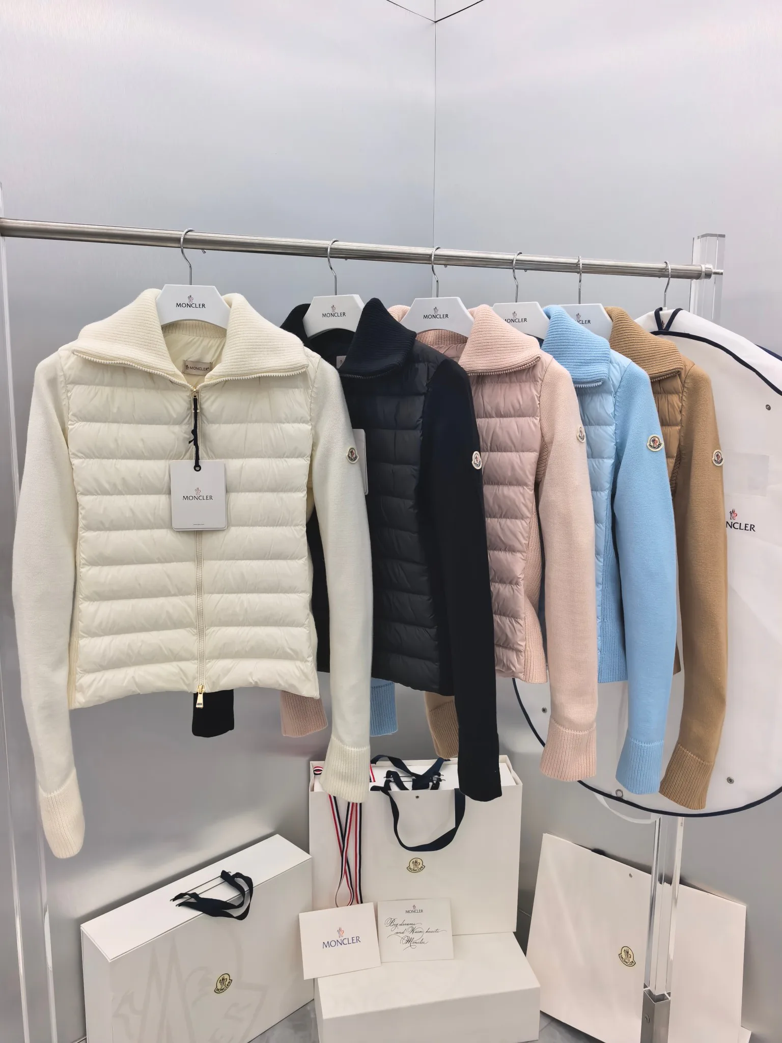 Куртки И Пуховики Женские Moncler 18762818