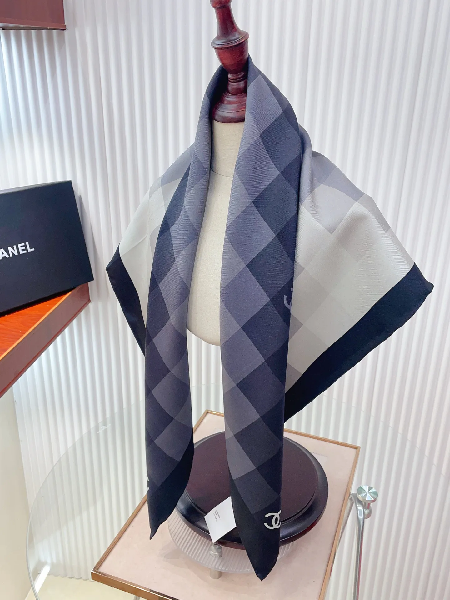 Платки Chanel 11362382