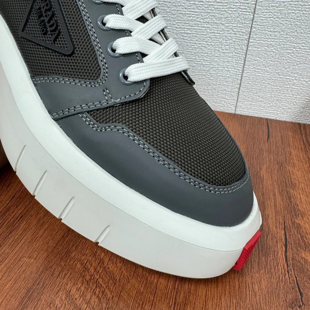 Кроссовки Мужские Prada 11211810