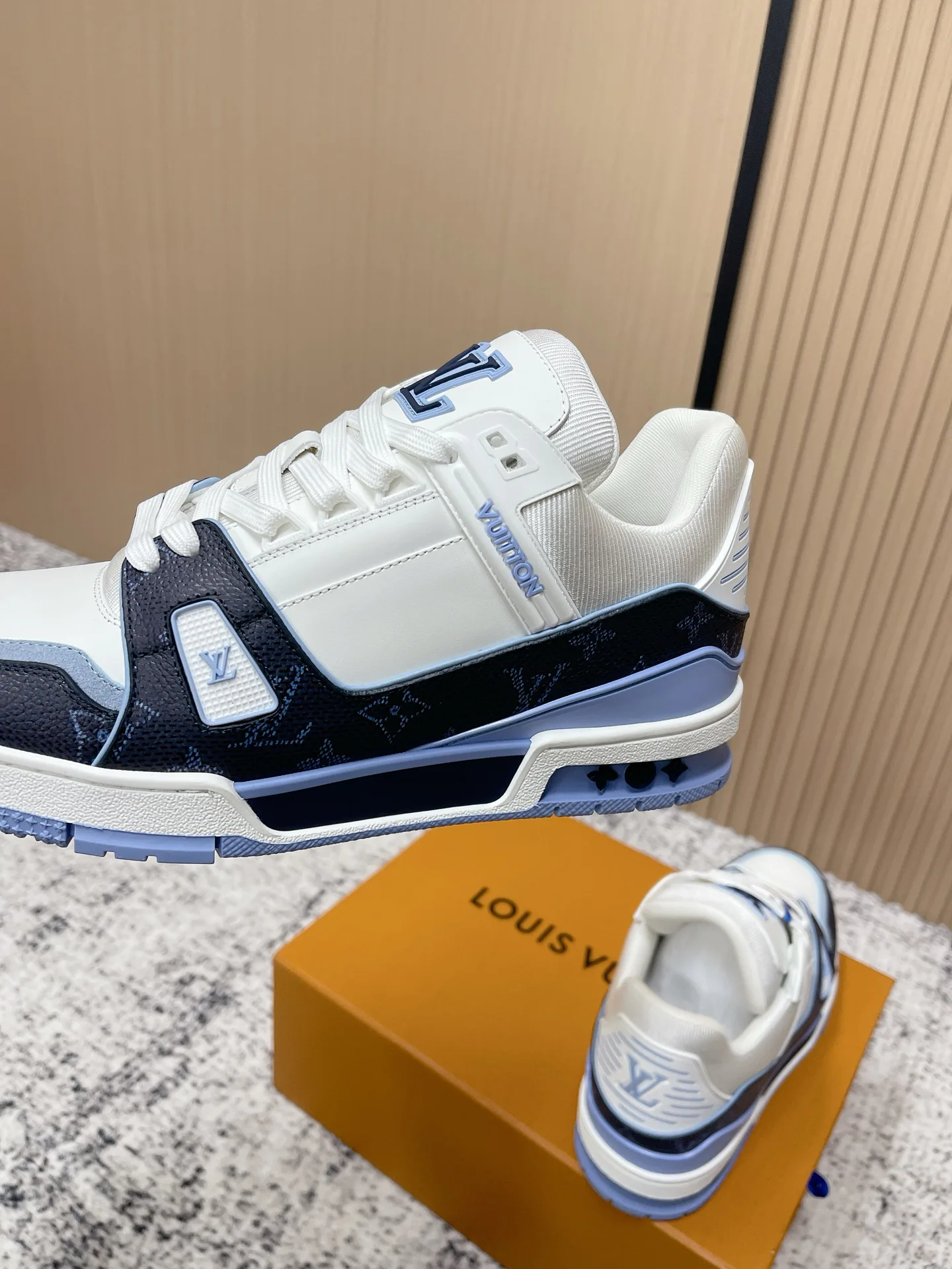 Кроссовки Женские Louis Vuitton 5737778