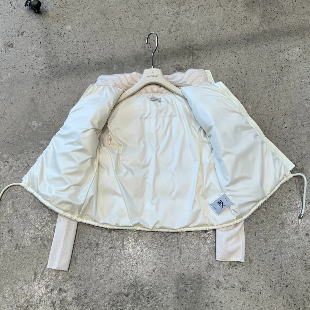 Куртки И Пуховики Женские Moncler 18722825