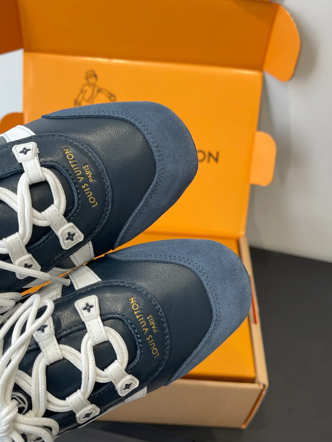 Кроссовки Женские Louis Vuitton 1595075