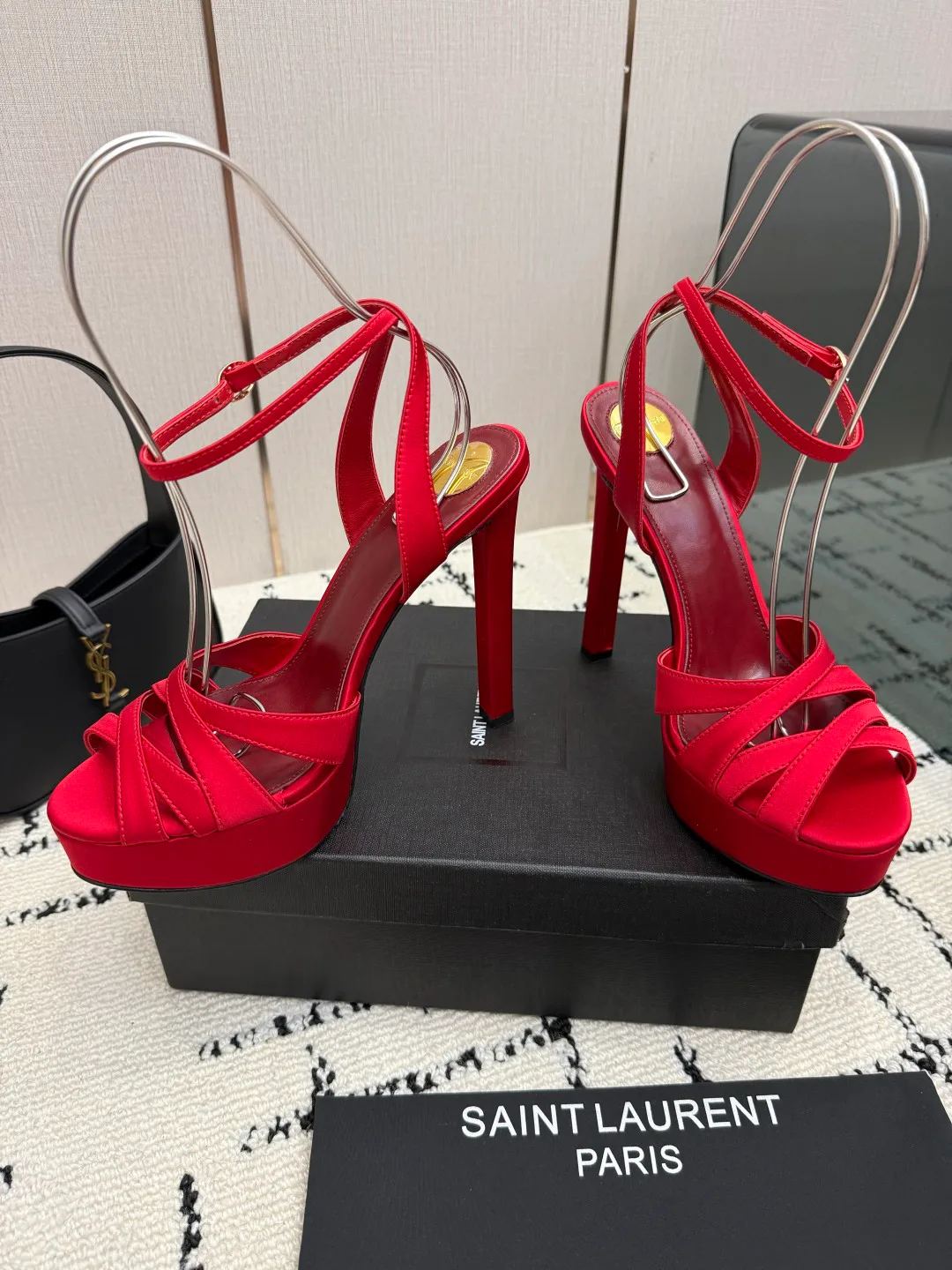 Босоножки Женские Saint Laurent 18049030