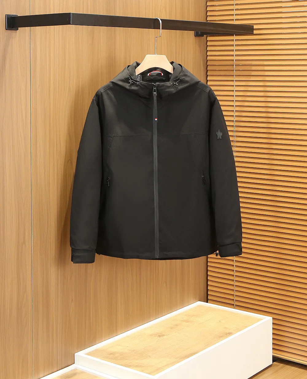 Куртки И Пуховики Мужские Moncler 4582285