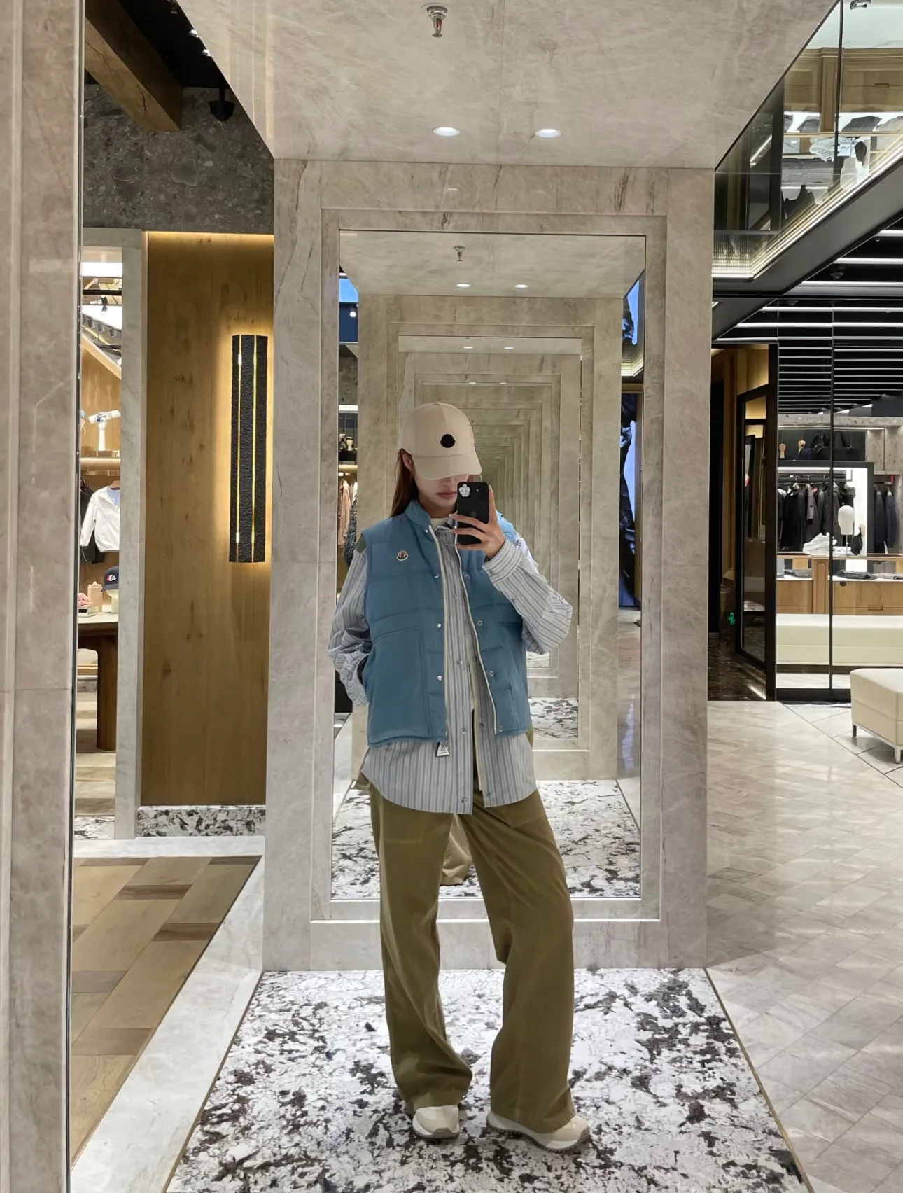 Жилеты Женские Moncler 18113613