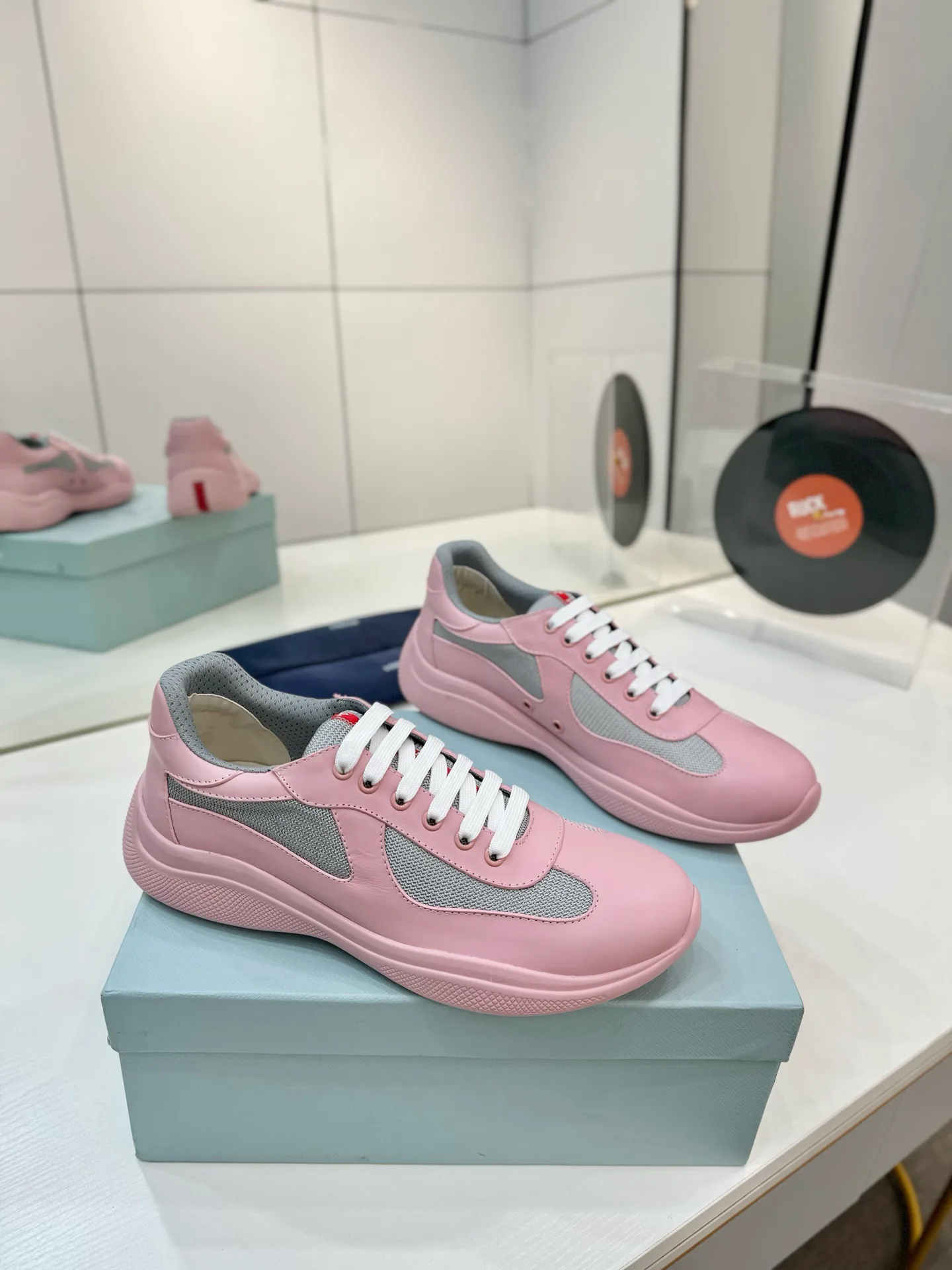 Кроссовки Женские Prada 10069093