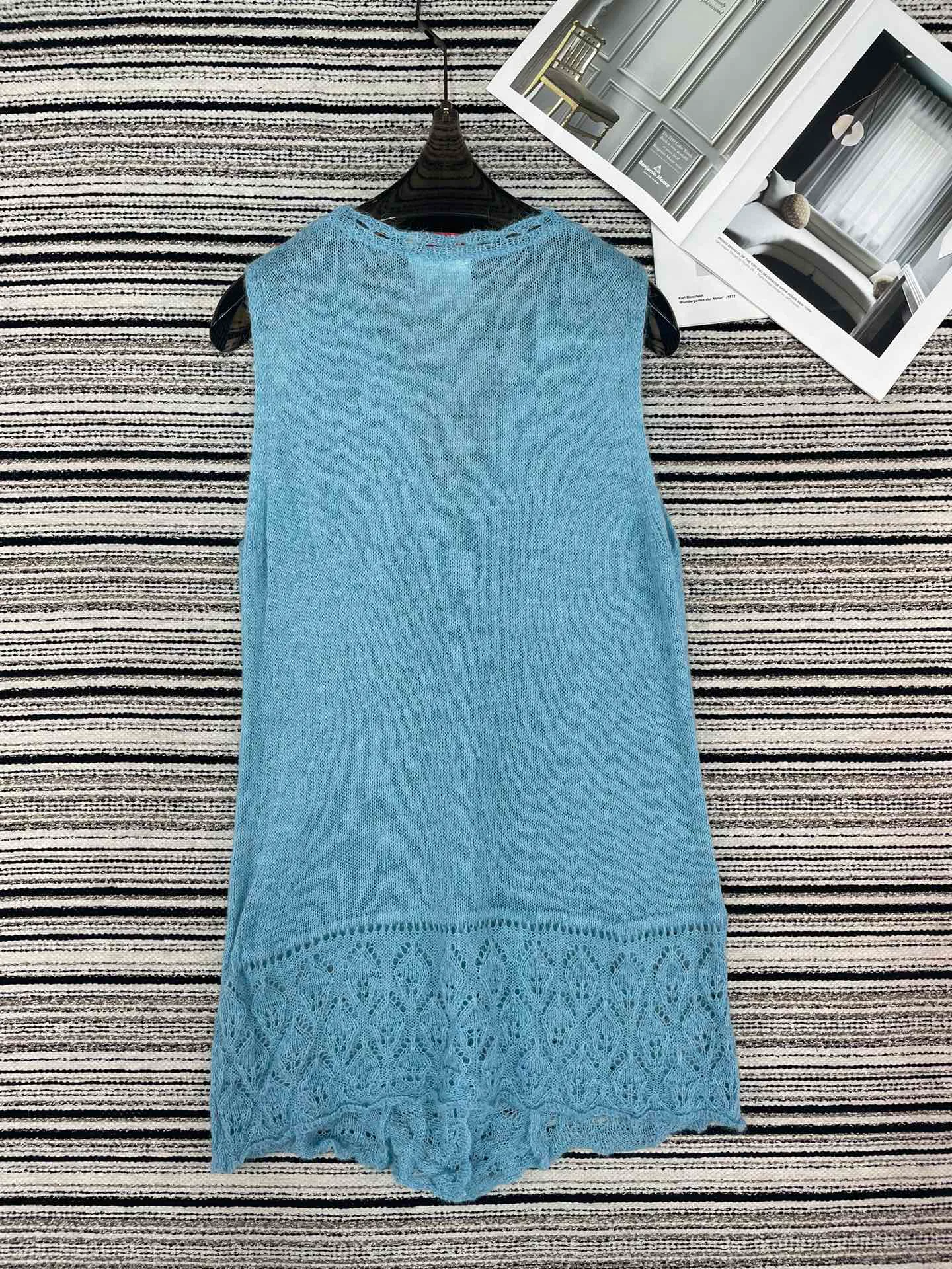 Жилеты Женские Chanel 11244930