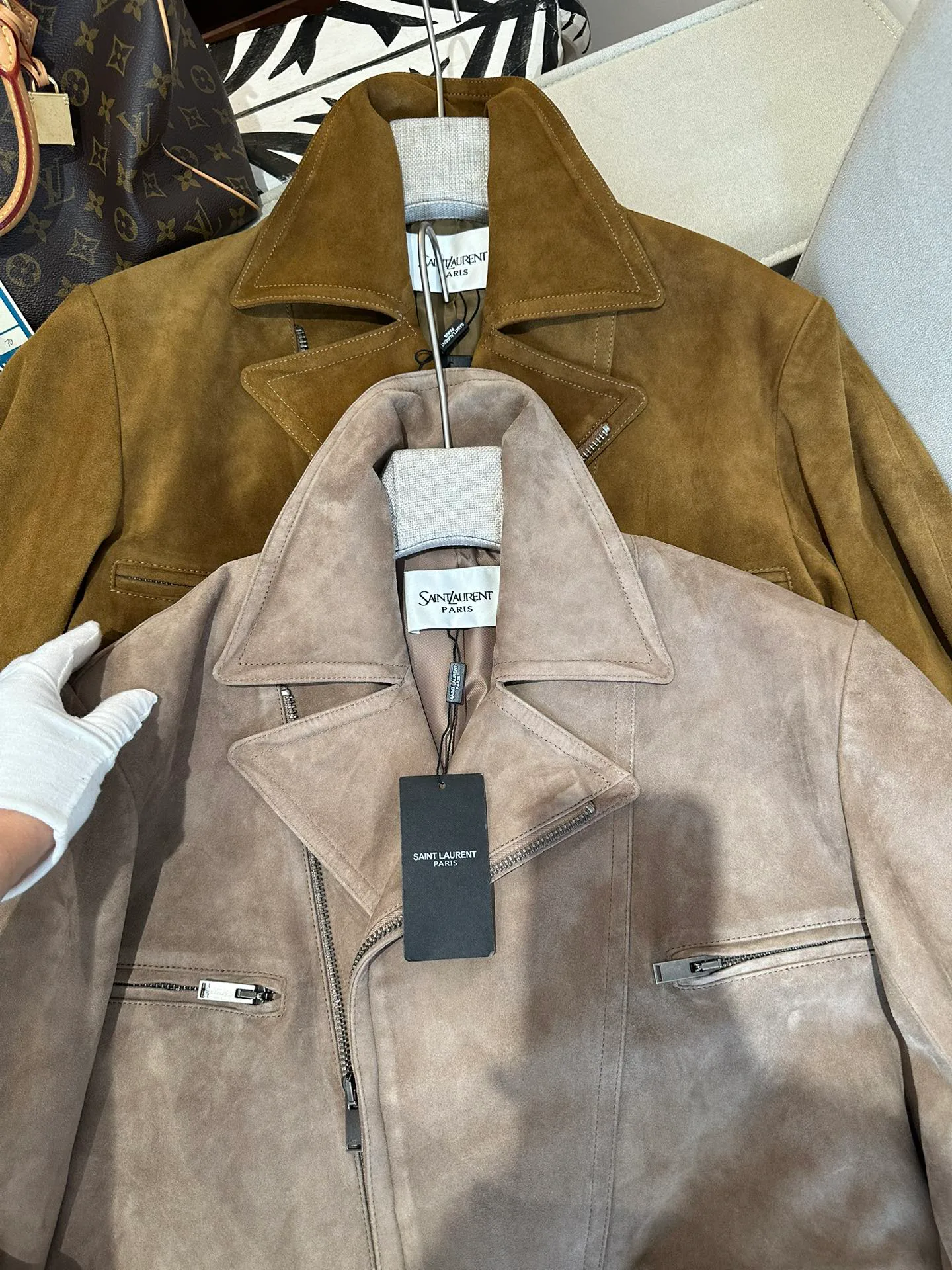 Кожаные Куртки И Дублёнки Женские Saint Laurent 11786231