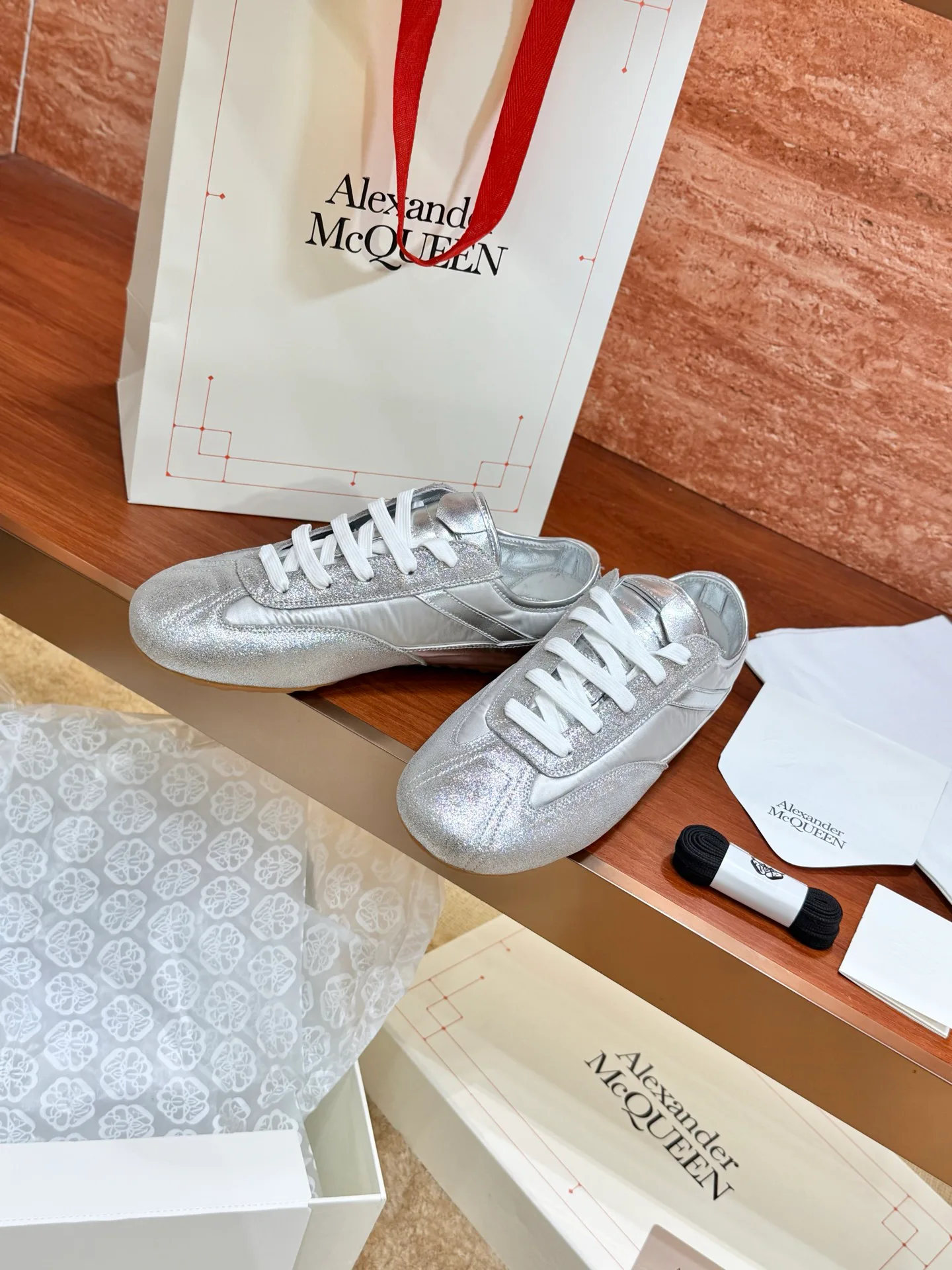 Кроссовки Женские Alexander Mcqueen 14182699