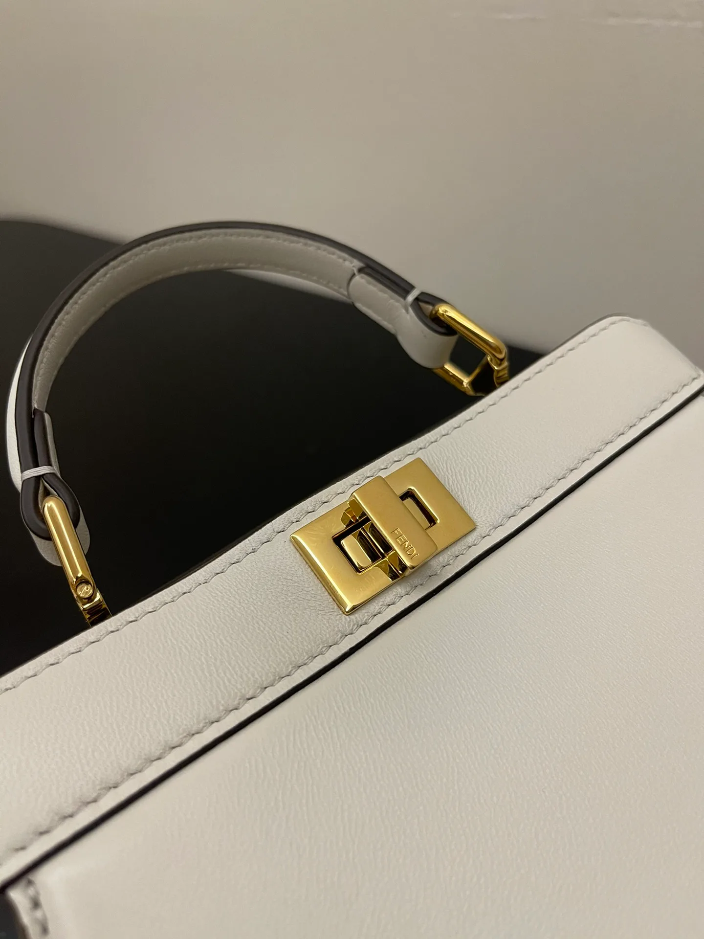 Классические Сумки Женские Fendi 13234489