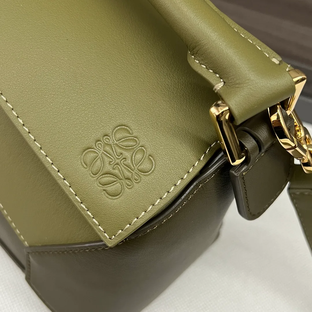 Классические Сумки Женские Loewe 11699893