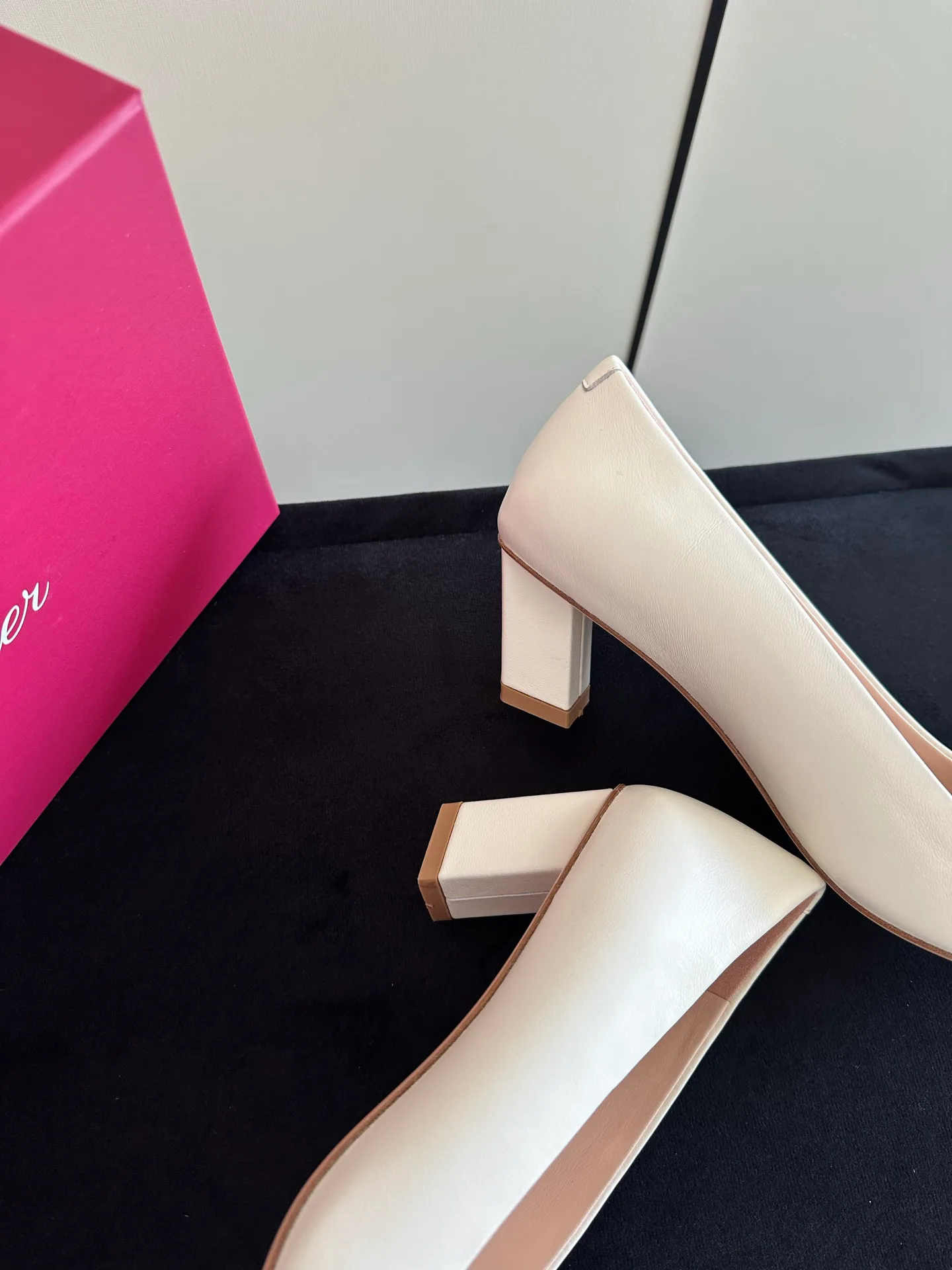 Туфли Женские Roger Vivier 17624507