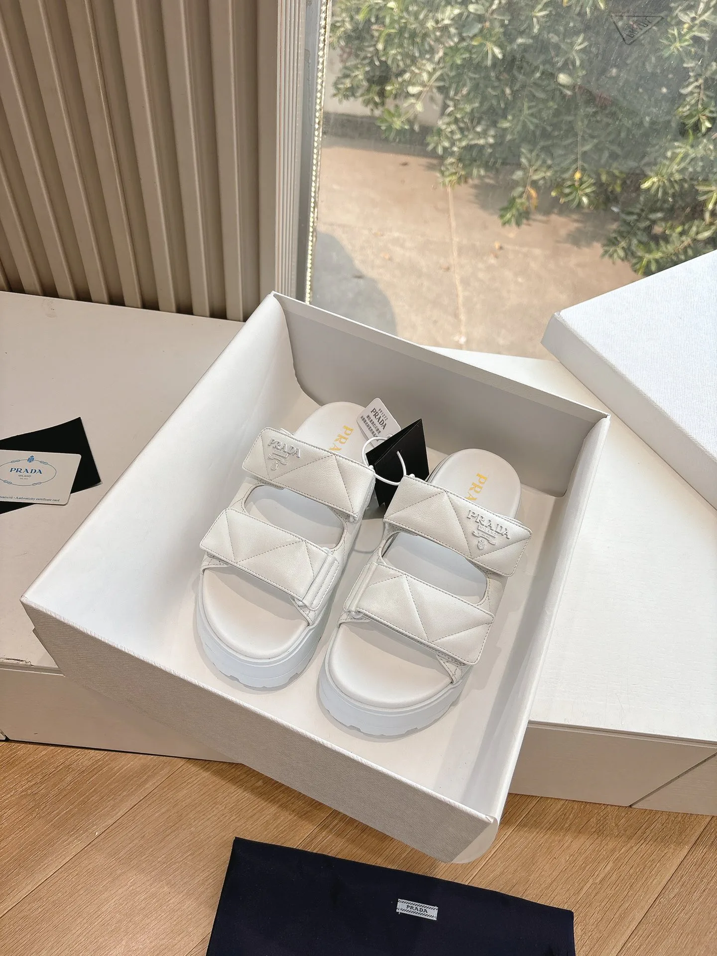 Шлепанцы Женские Prada 9781