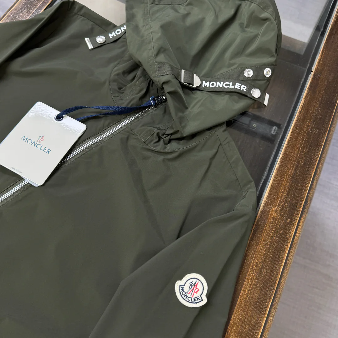 Куртки И Пуховики Женские Moncler 18416528