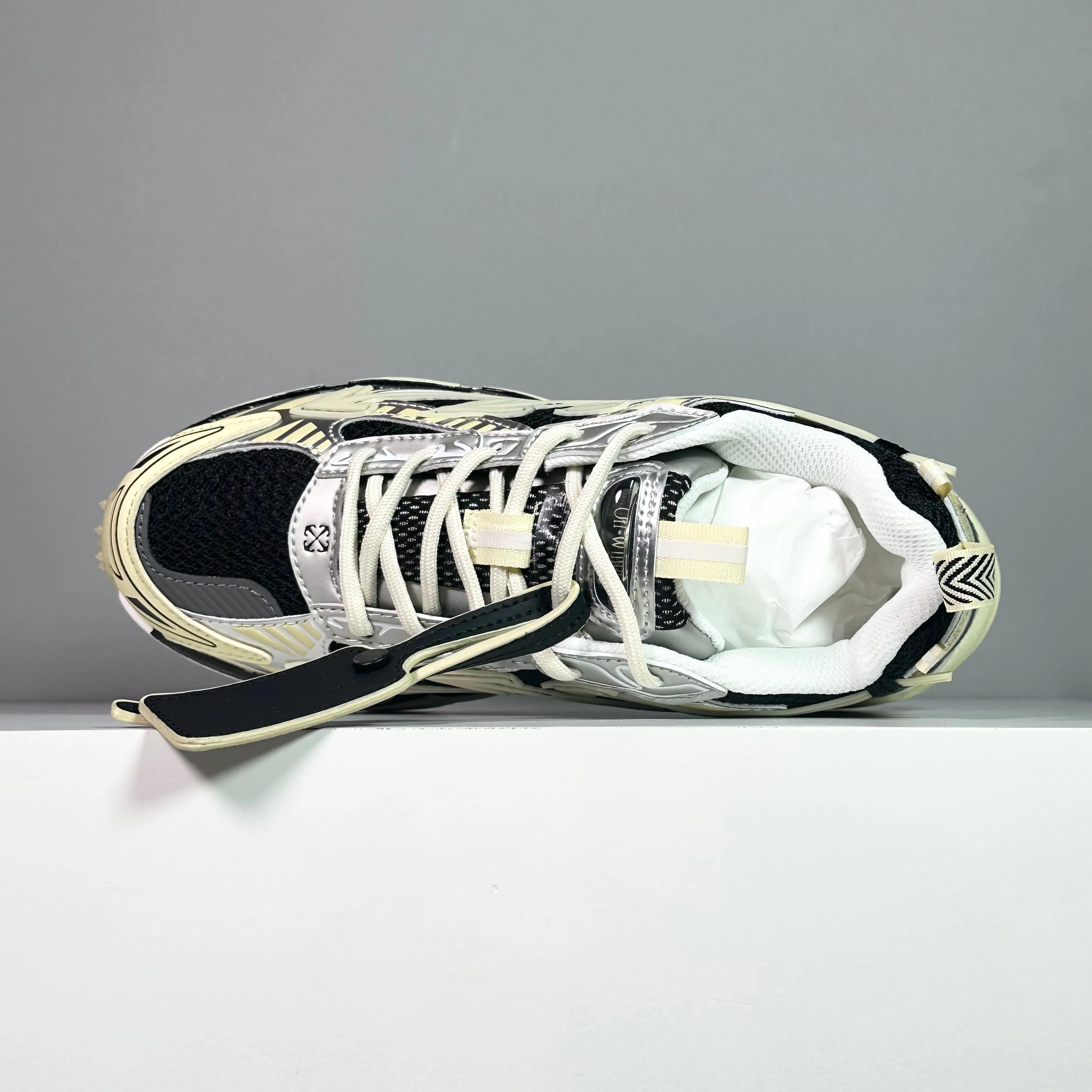 Кроссовки Женские Off-White 11576022