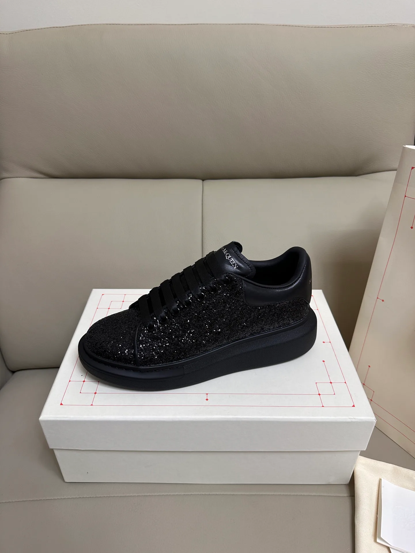 Кроссовки Женские Alexander Mcqueen 18616721