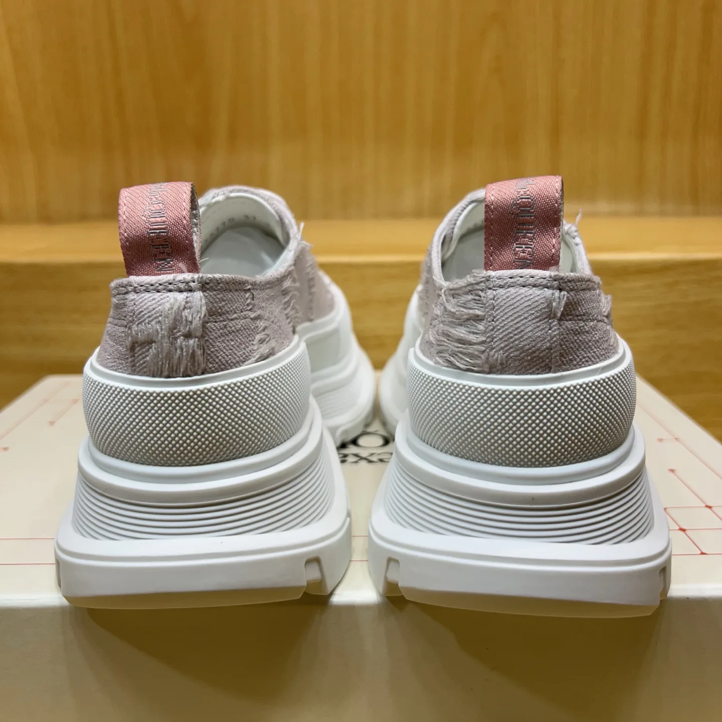 Кроссовки Женские Alexander Mcqueen 17545162