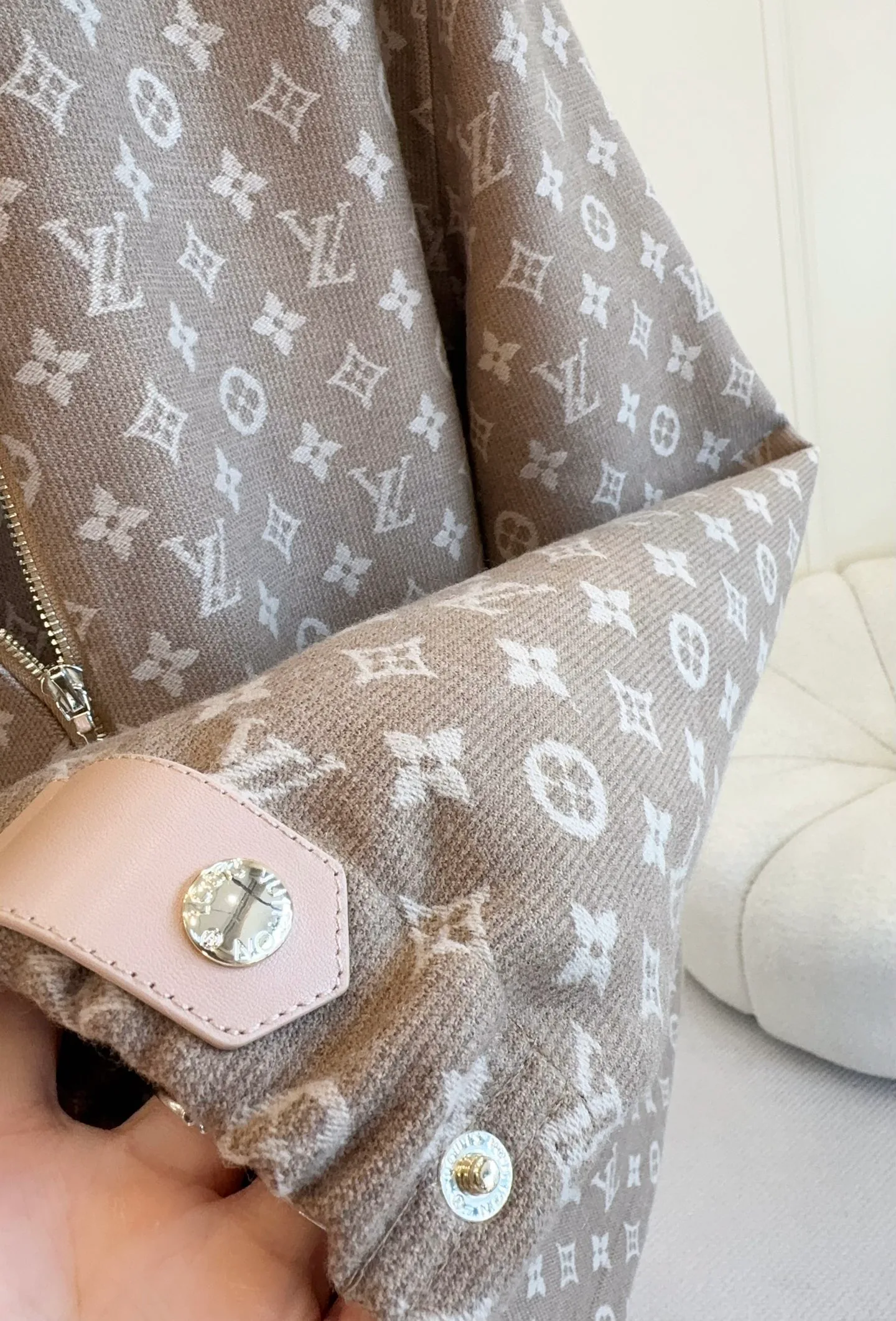 Куртки И Пуховики Женские Louis Vuitton 1164956