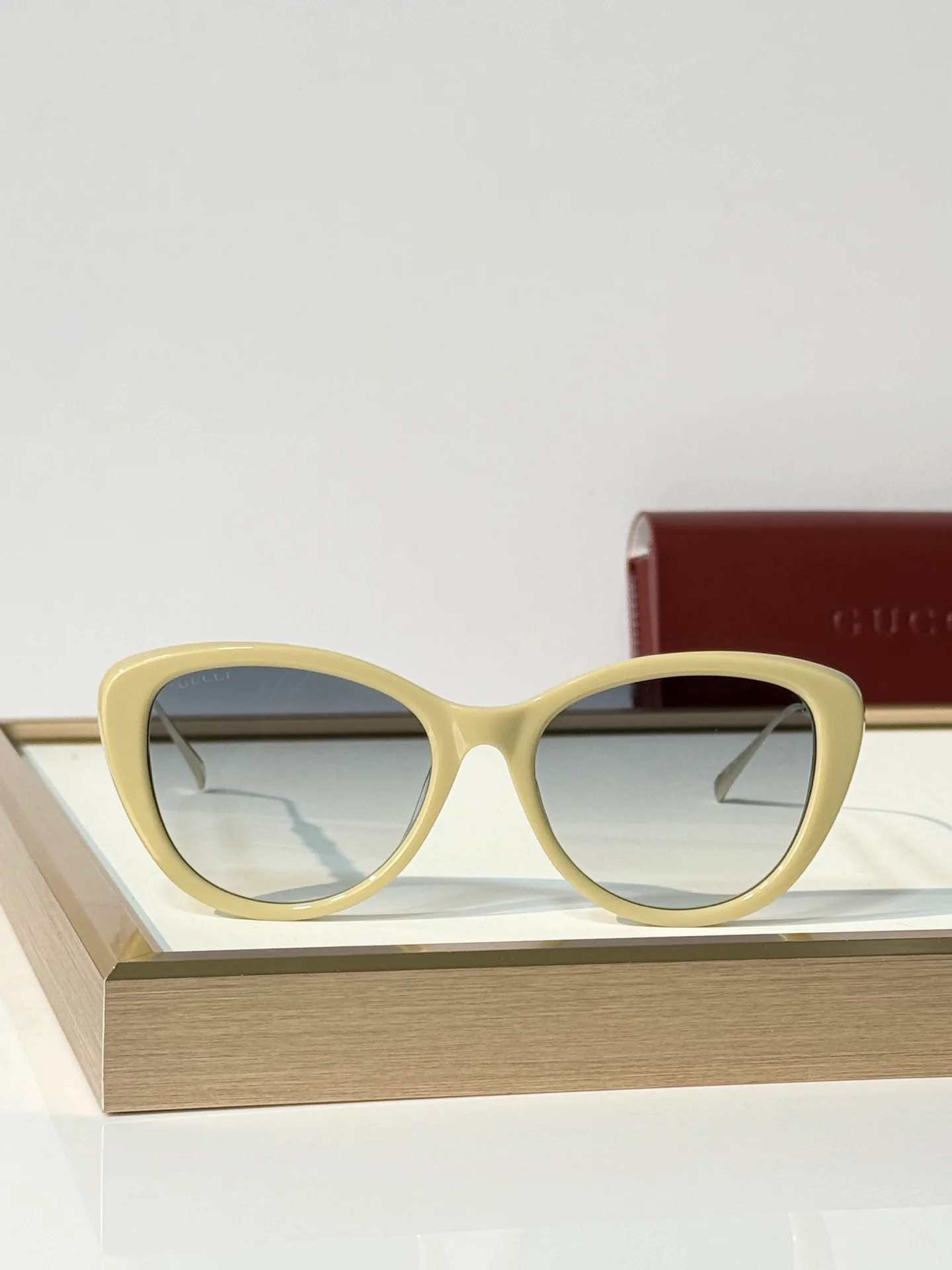 Очки Gucci 18602847