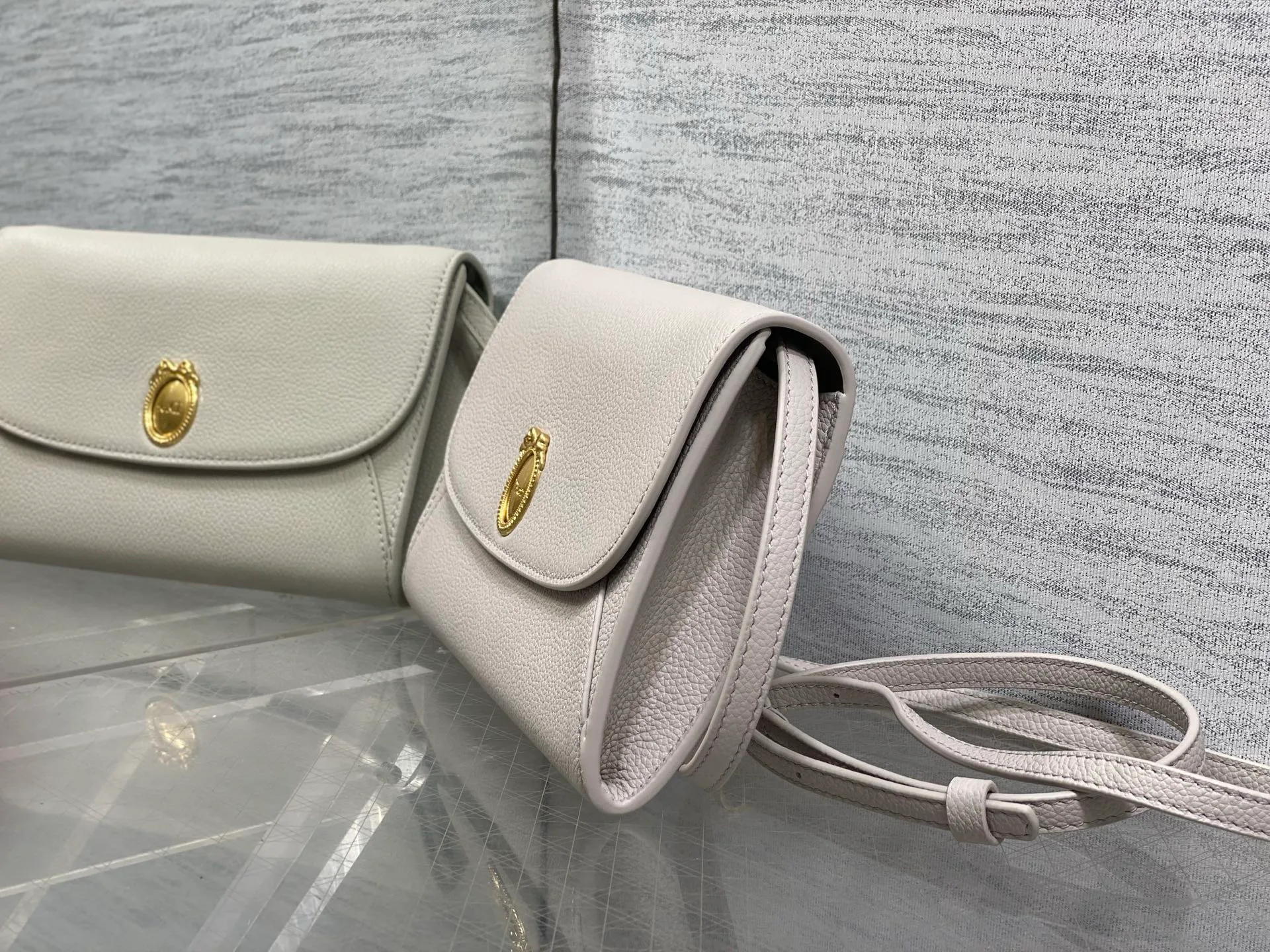 Классические Сумки Женские Christian Dior 16974219