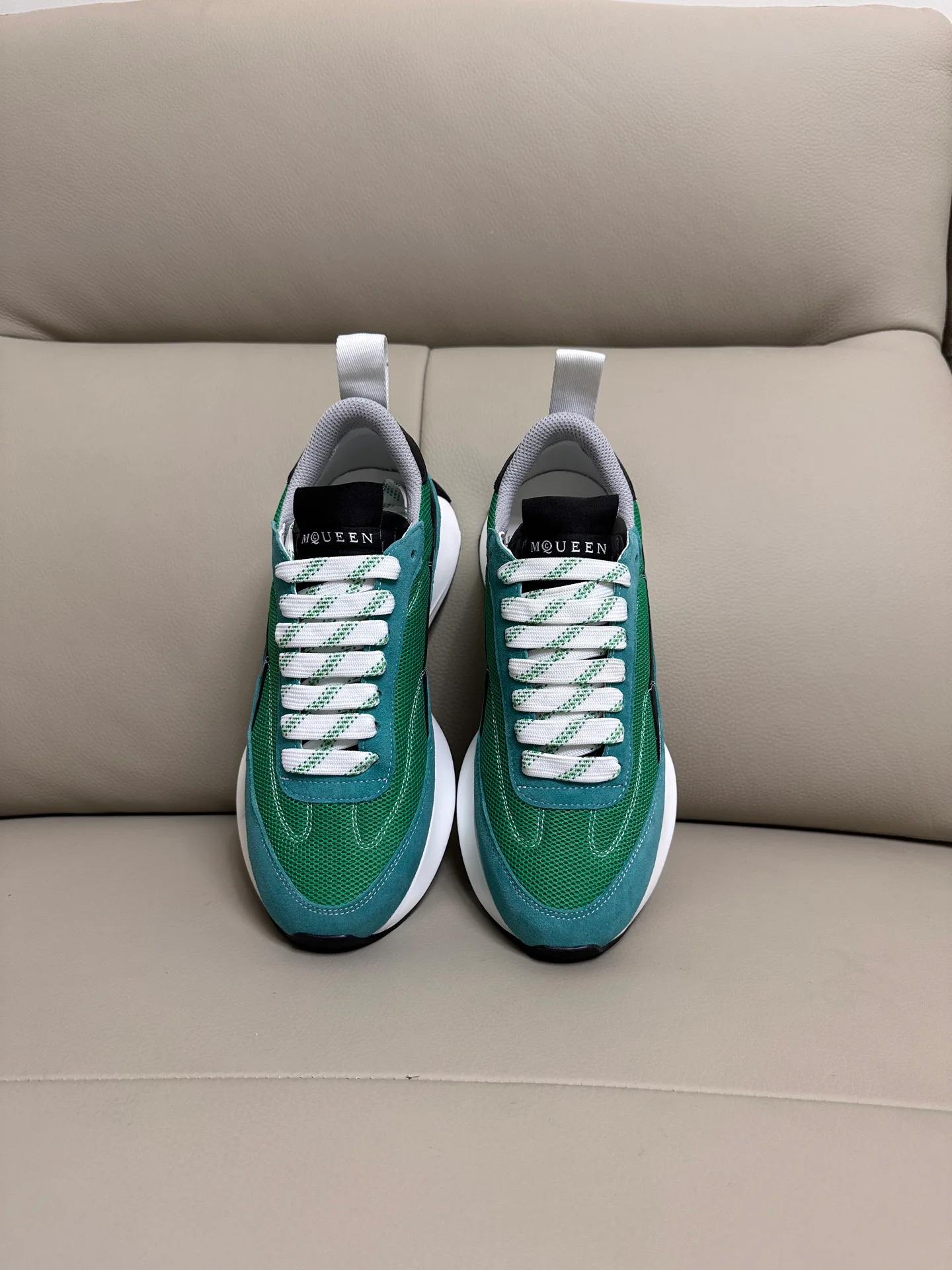 Кроссовки Женские Alexander Mcqueen 18616736