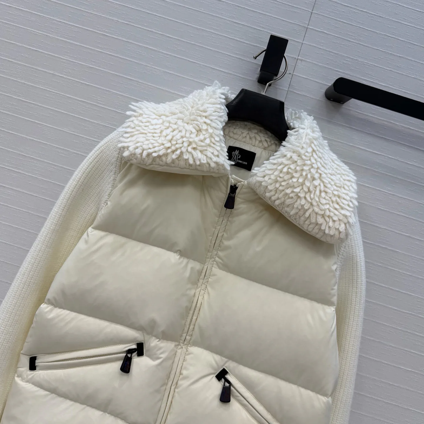 Куртки И Пуховики Женские Moncler 19332001