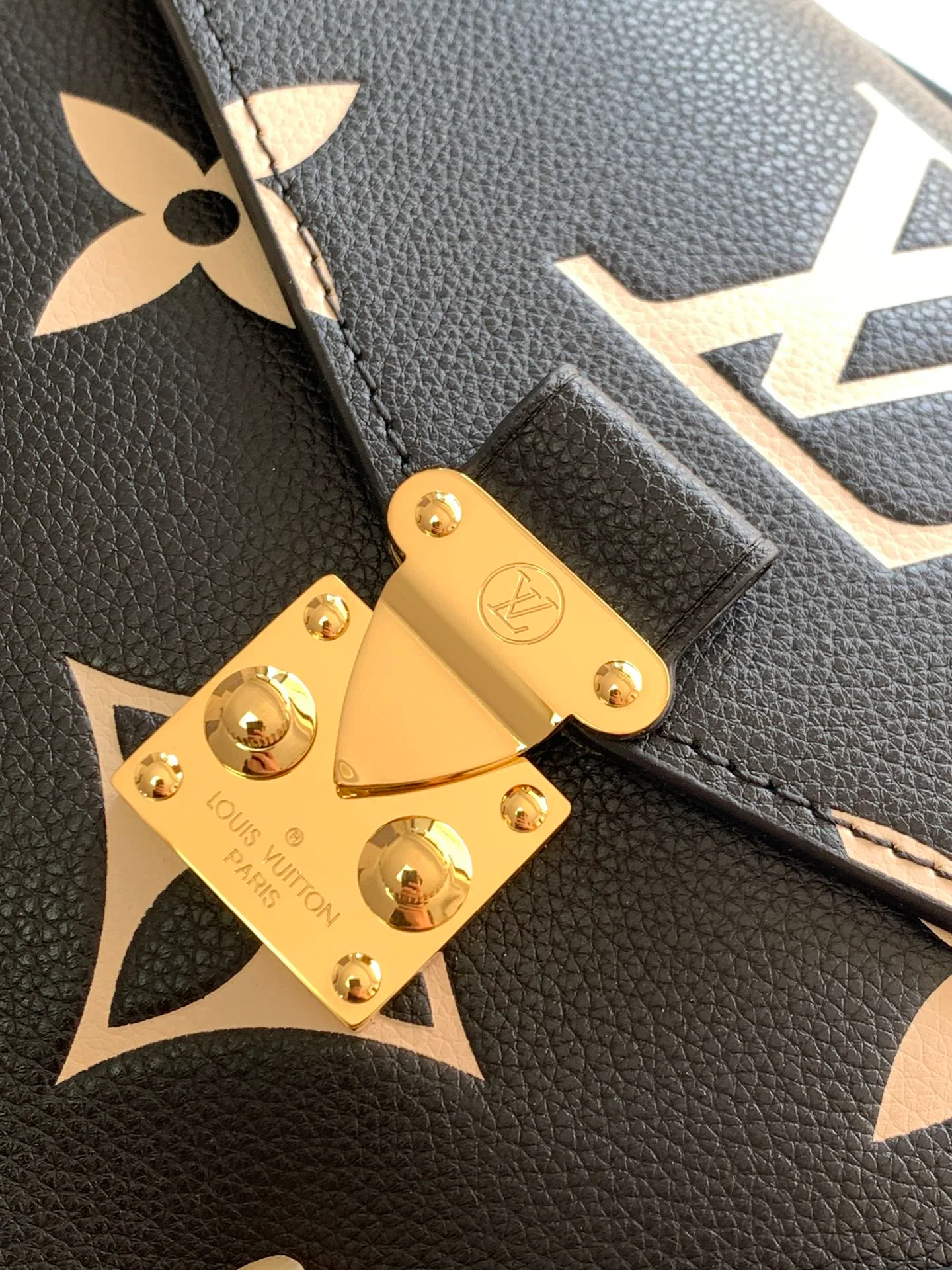 Сумки На Ремне Женские Louis Vuitton 702804