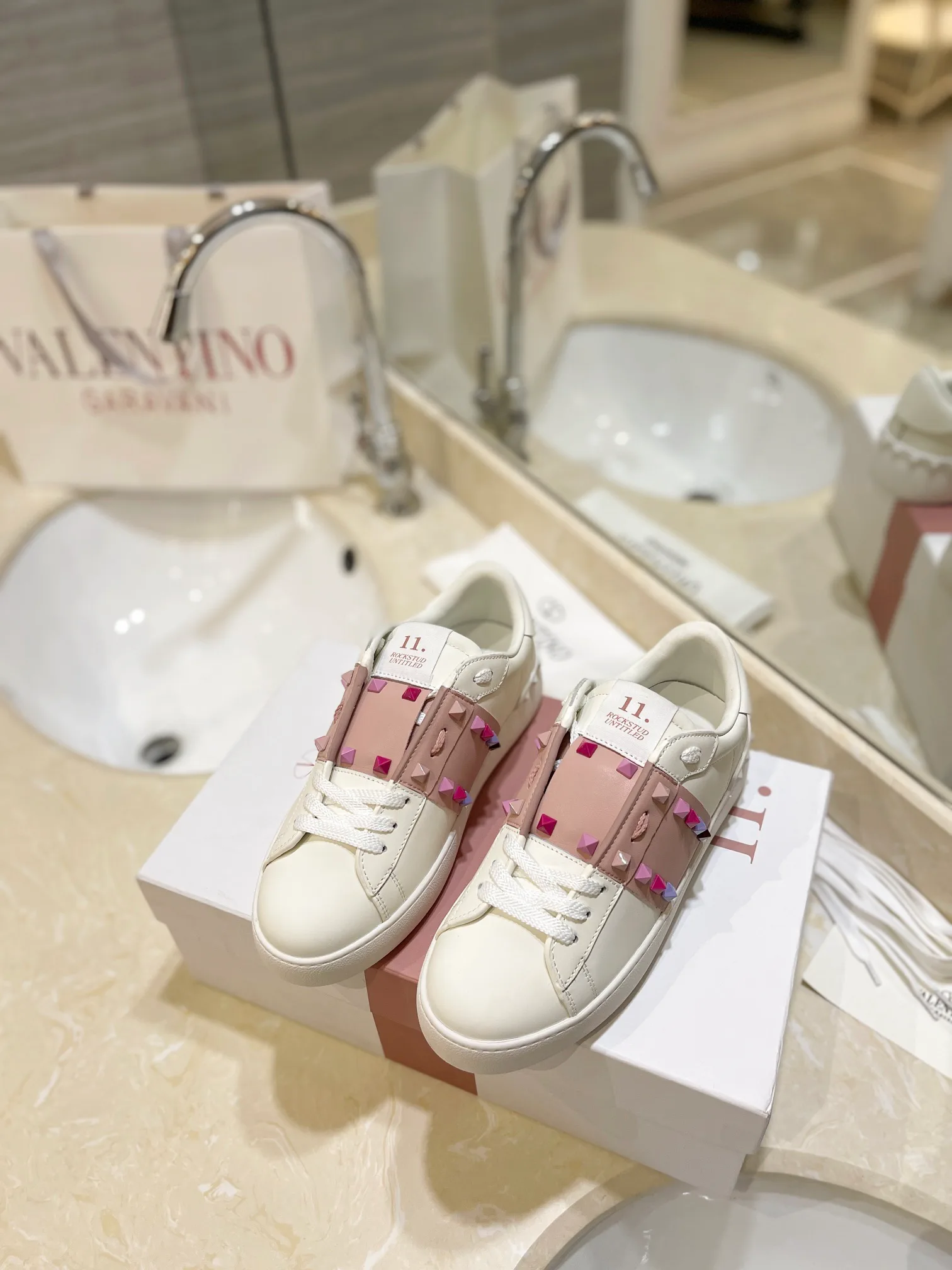 Кроссовки Женские Valentino 615585
