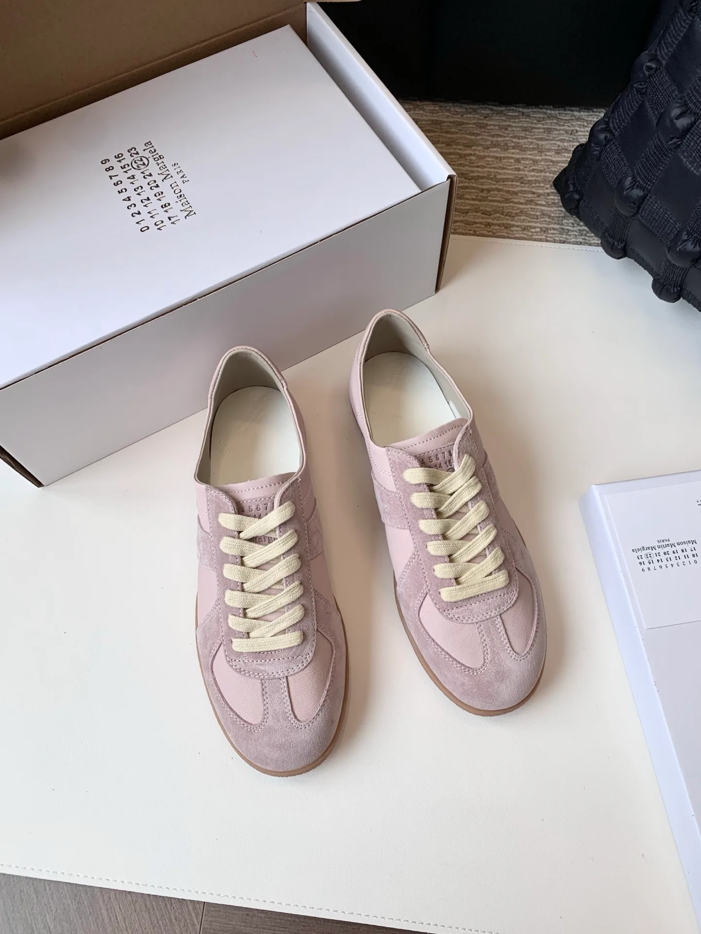 Кроссовки Женские Maison Margiela 17628618