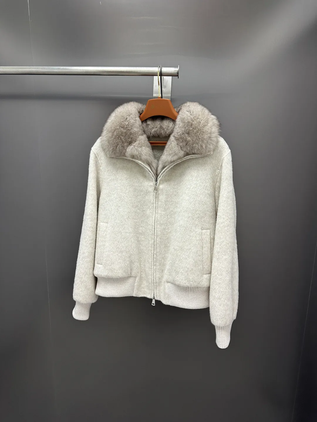 Куртки И Пуховики Женские Loro Piana 18226697