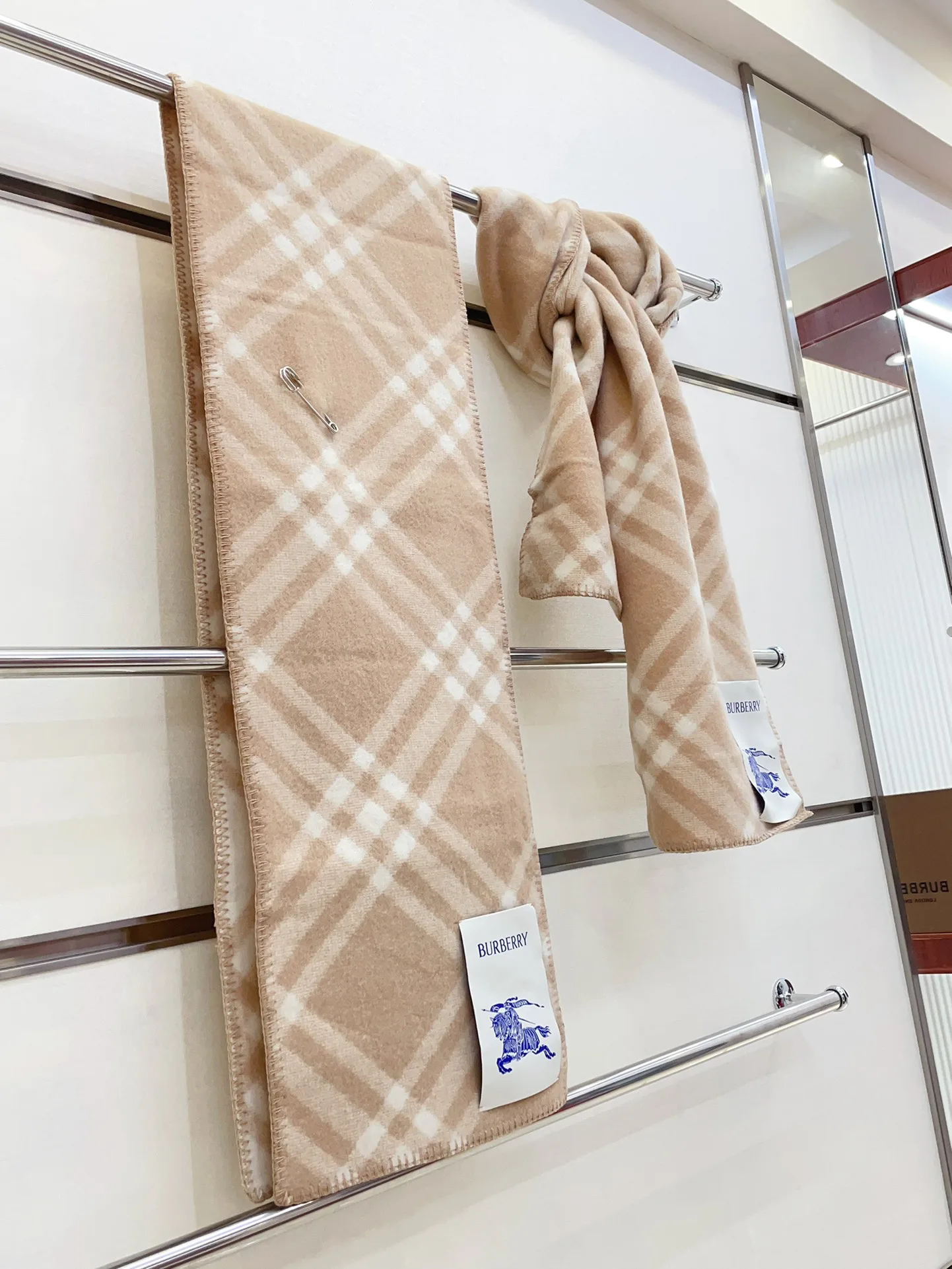 Шарфы Burberry 136864