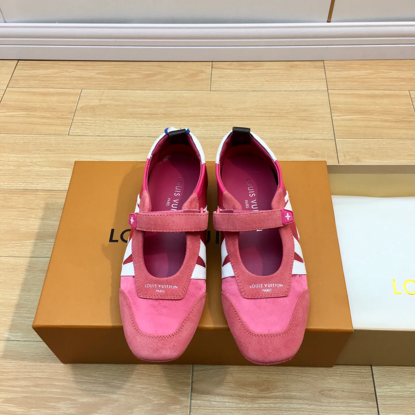 Балетки Женские Louis Vuitton 11410200