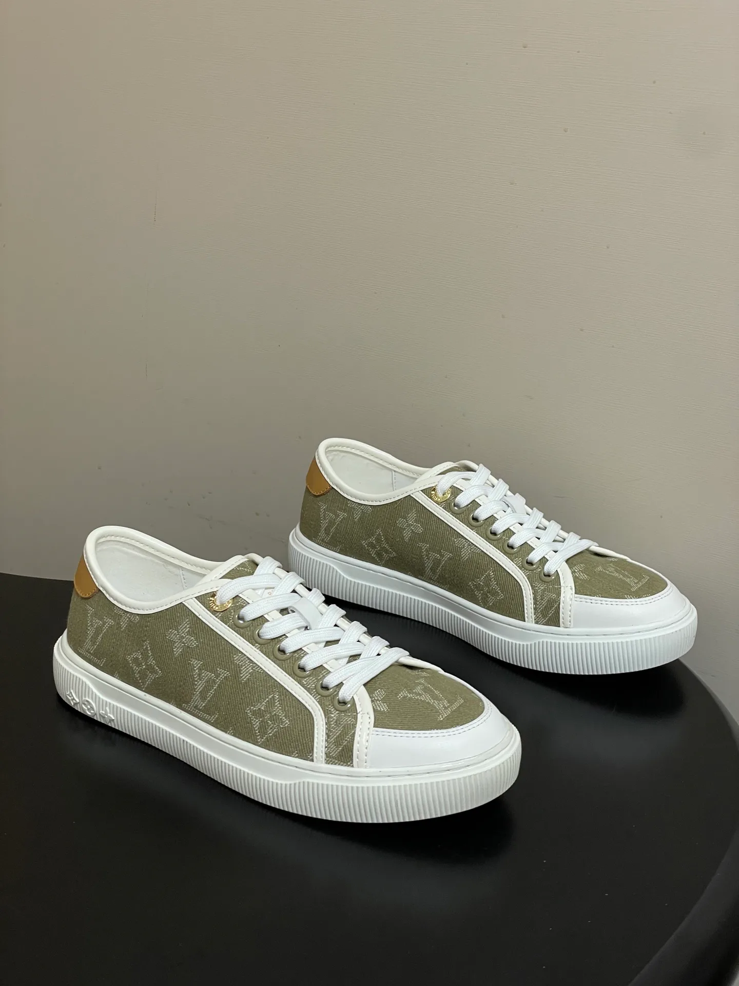 Кеды Женские Louis Vuitton 12958145