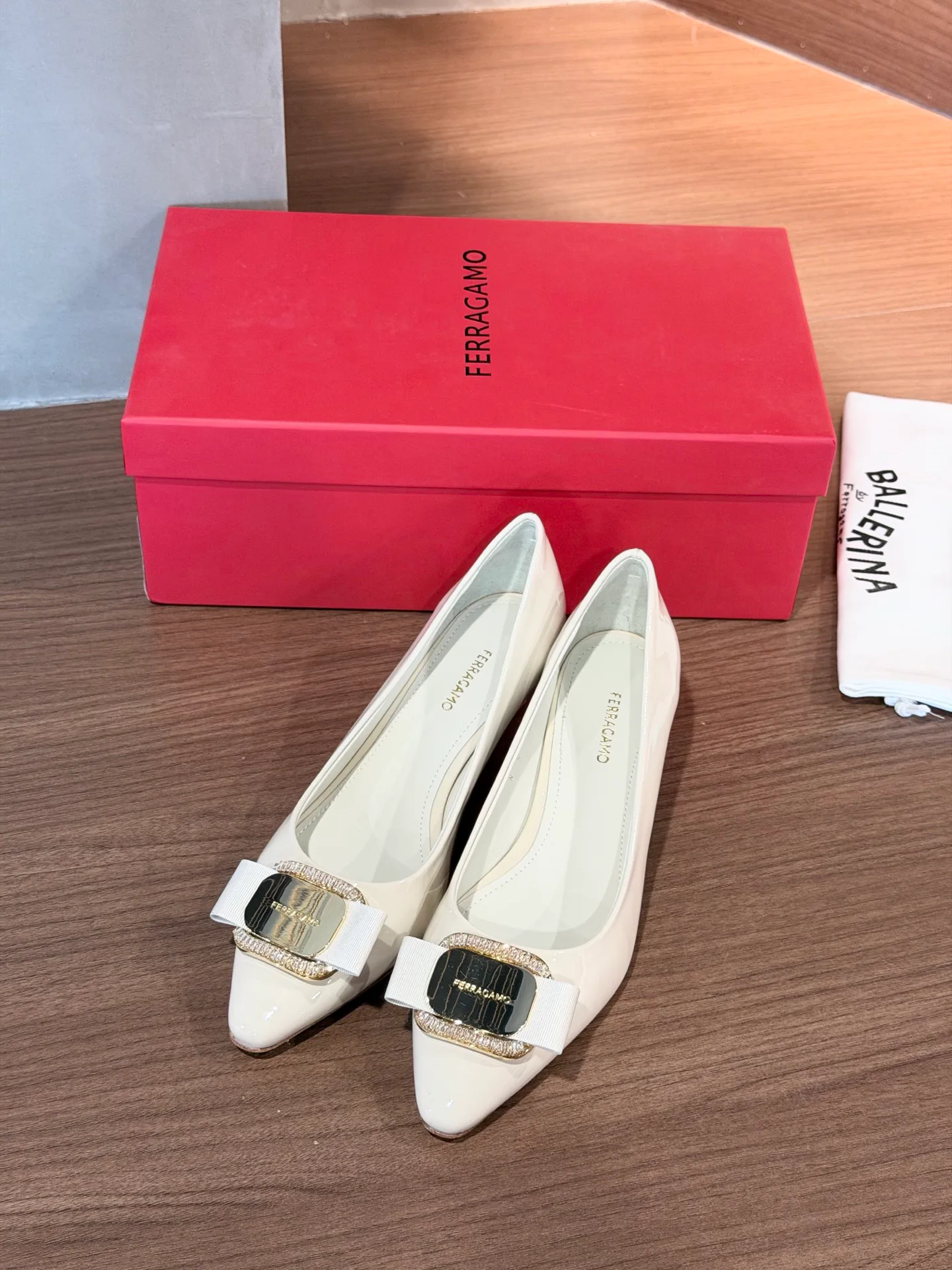 Туфли Женские Salvatore Ferragamo 11675397