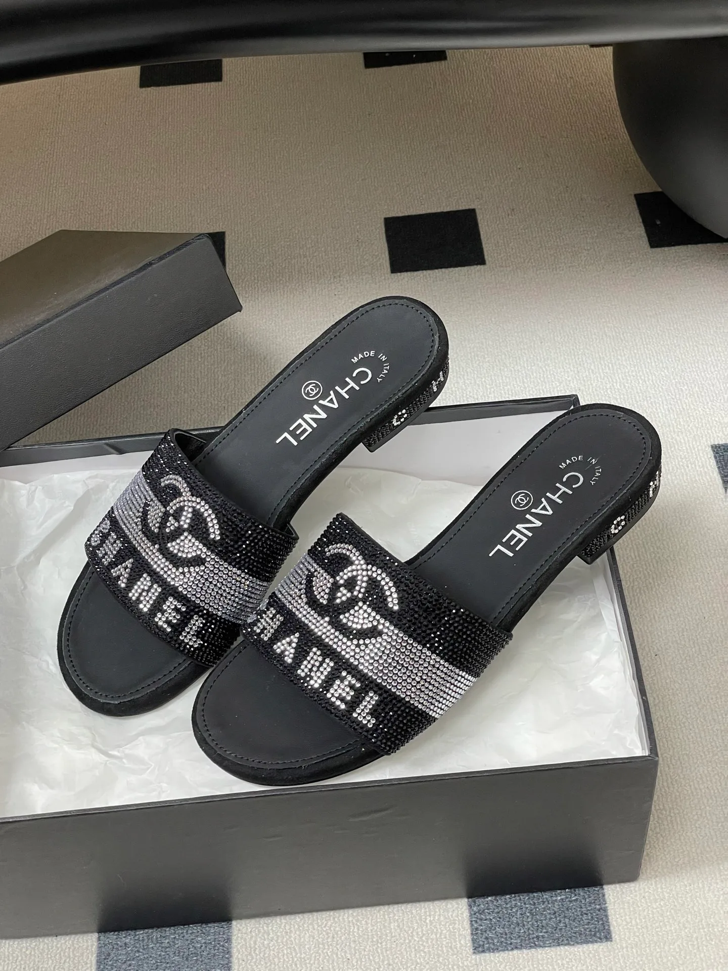 Шлепанцы Женские Chanel 10993958