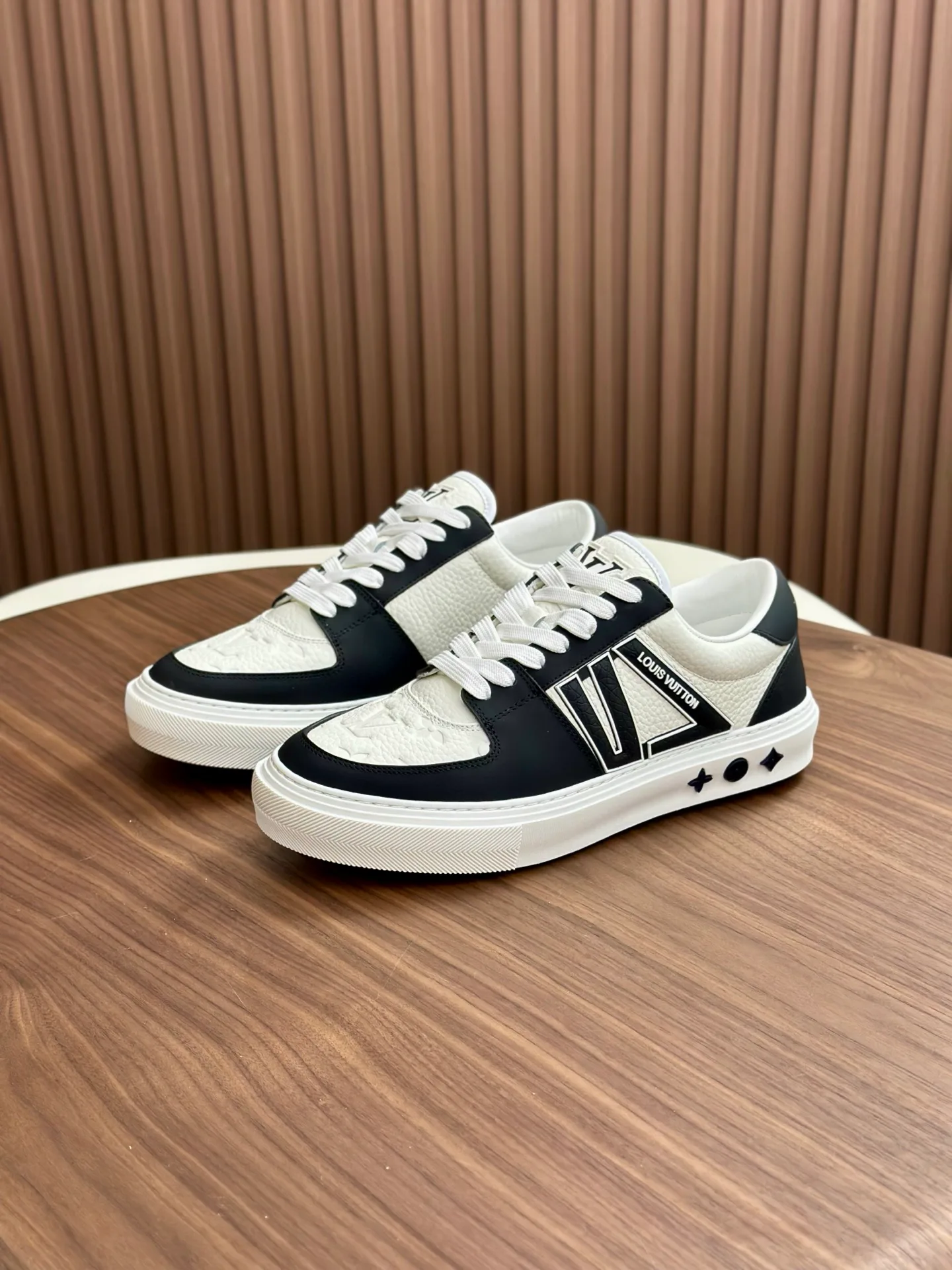 Кроссовки Мужские Louis Vuitton 185302