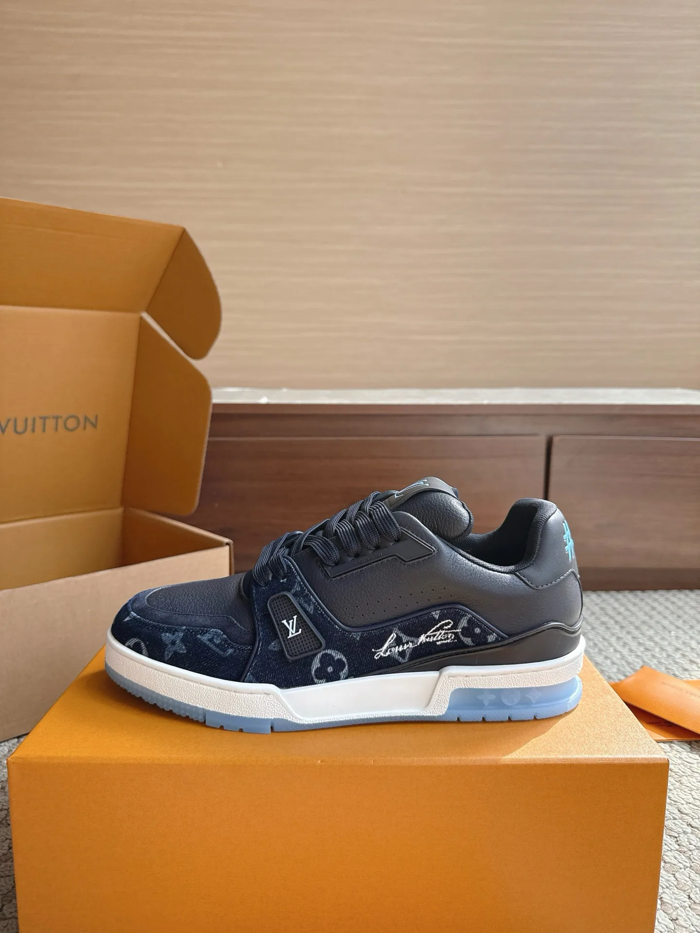 Кроссовки Мужские Louis Vuitton 17477019