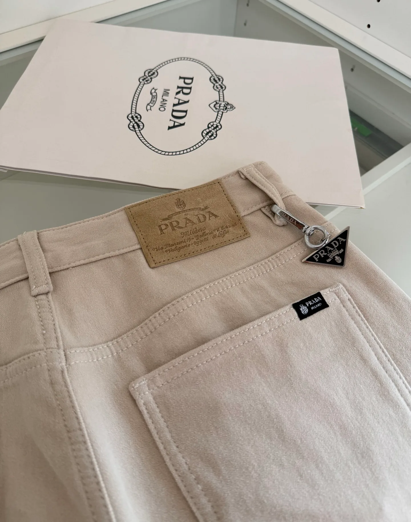 Джинсы Мужские Prada 18566989