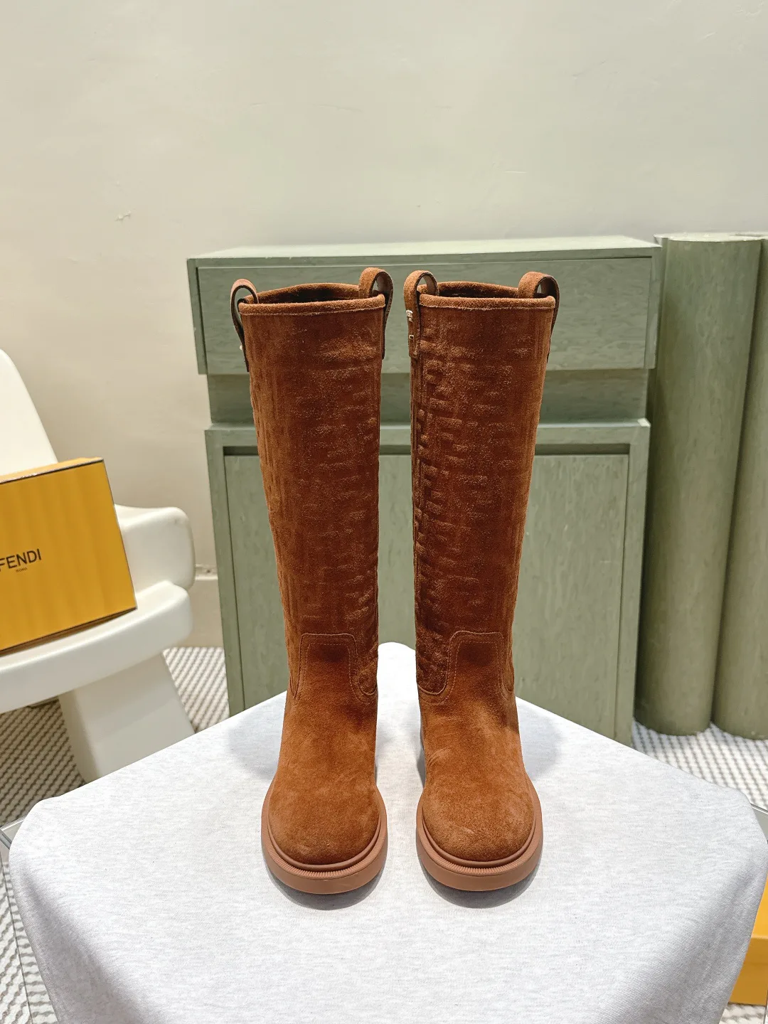 Сапоги Женские Fendi 18153044