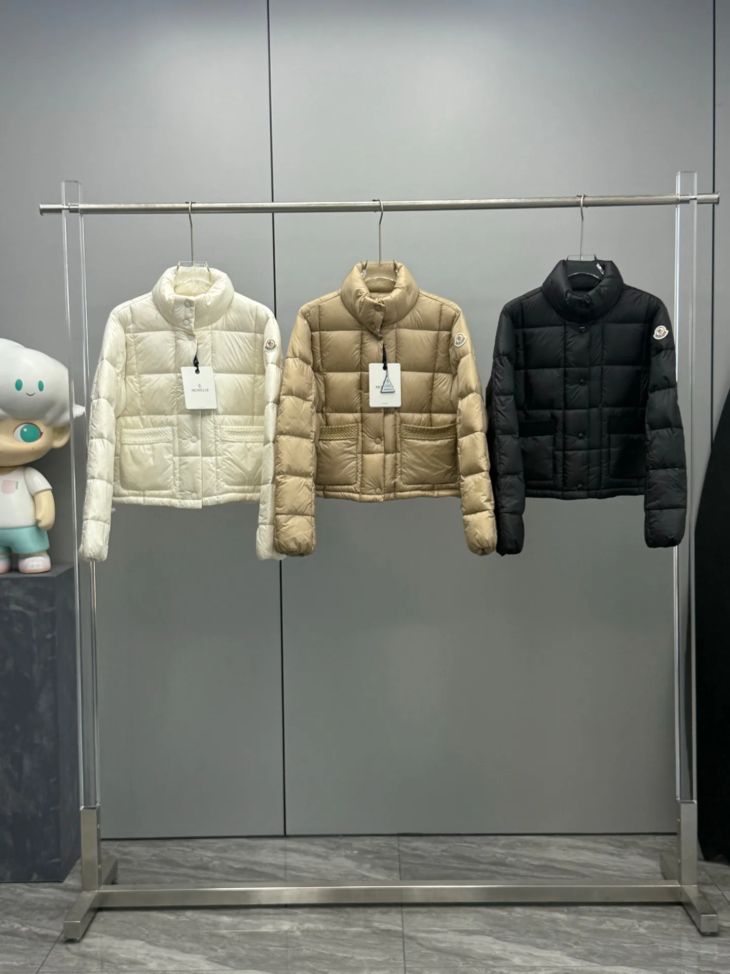 Куртки И Пуховики Женские Moncler 17328480