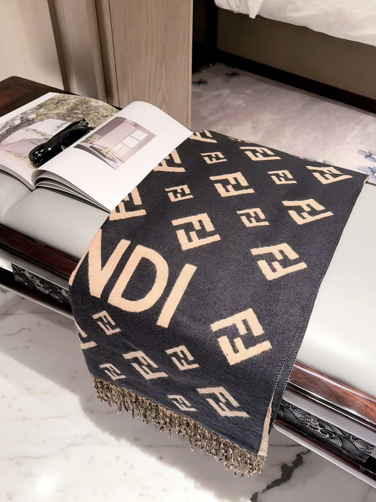 Шарфы Fendi 18322644