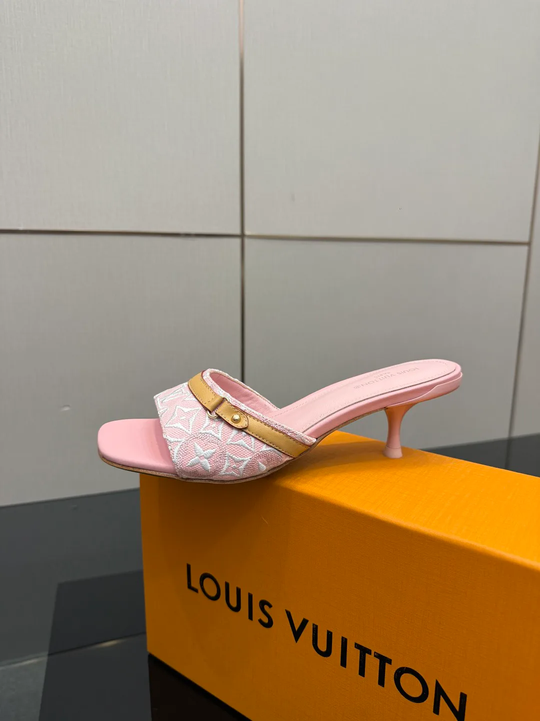 Босоножки Женские Louis Vuitton 1874543