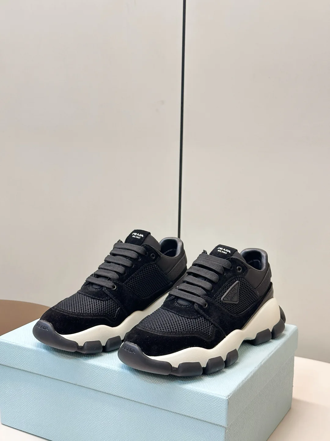 Кроссовки Женские Prada 17345407