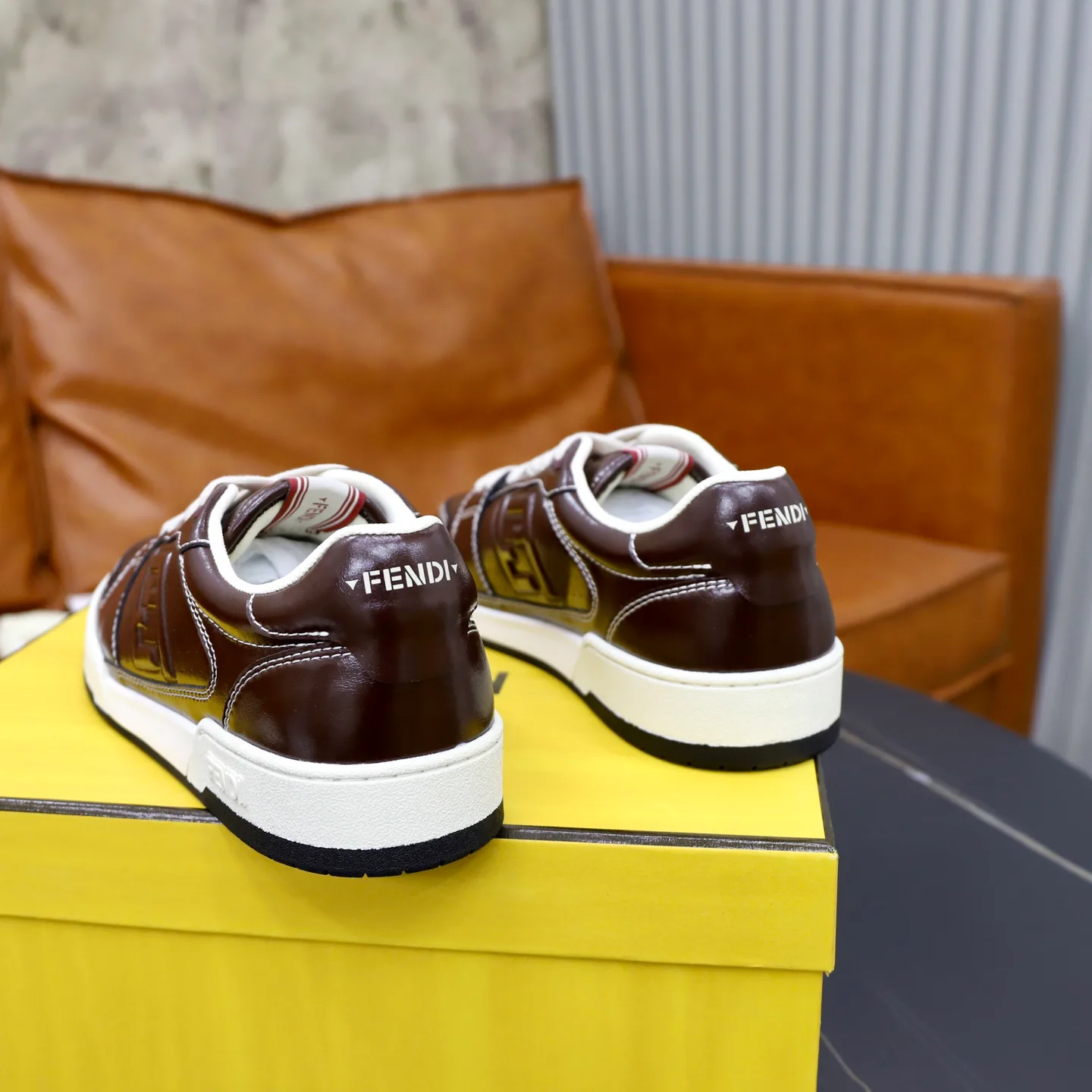 Кроссовки Женские Fendi 18516272
