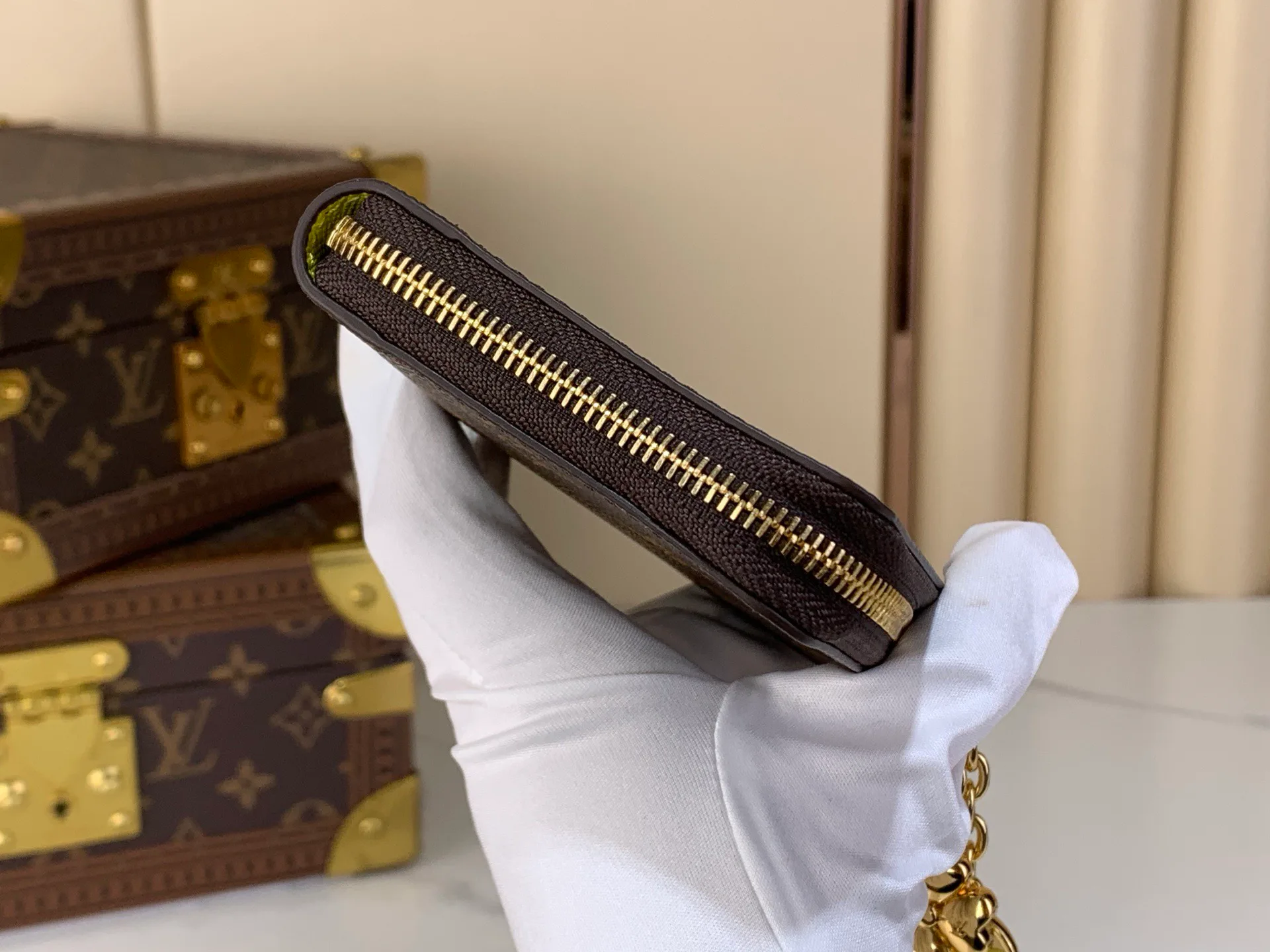 Клатчи Женские Louis Vuitton 13582758
