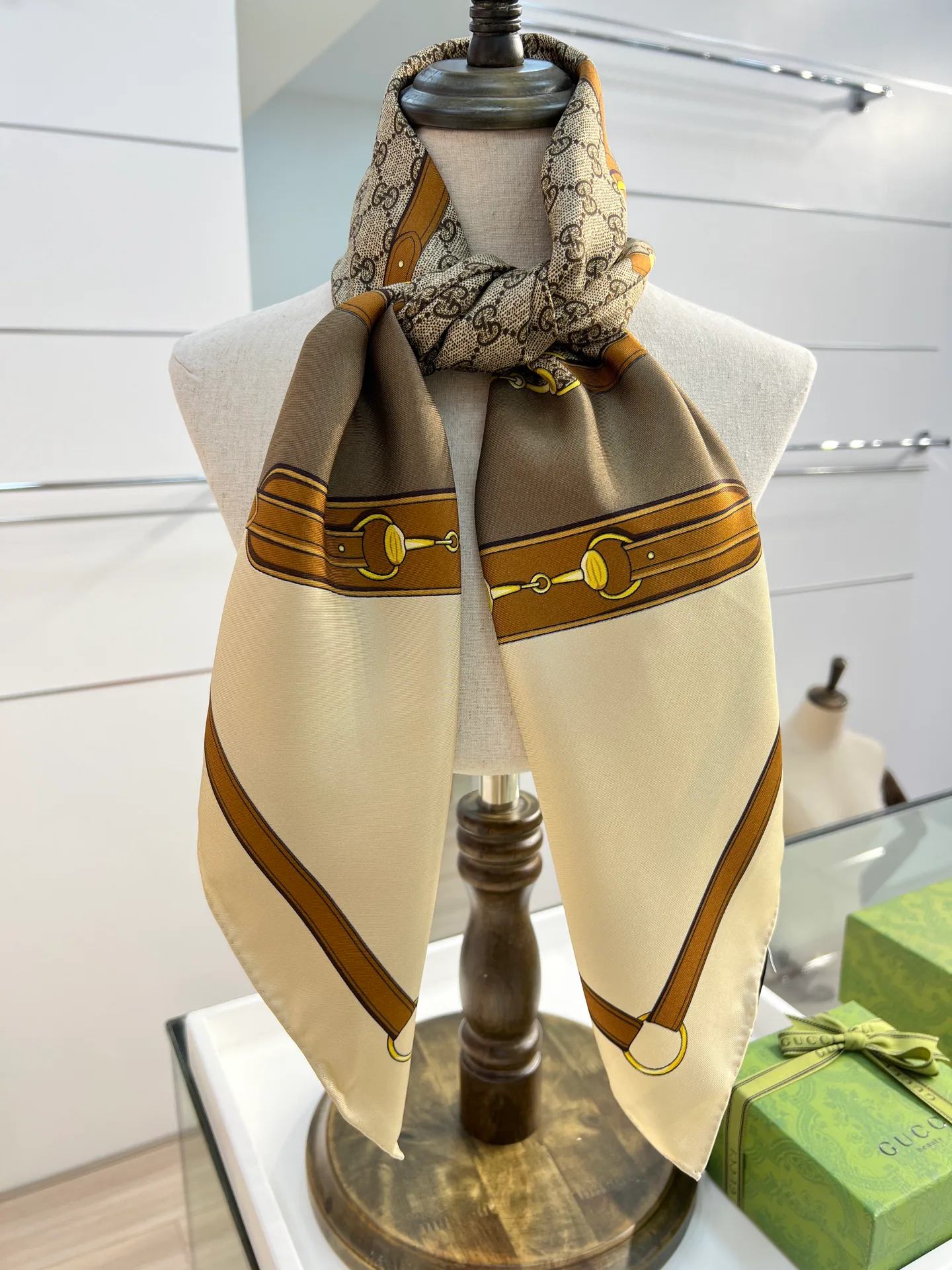 Платки Gucci 949419