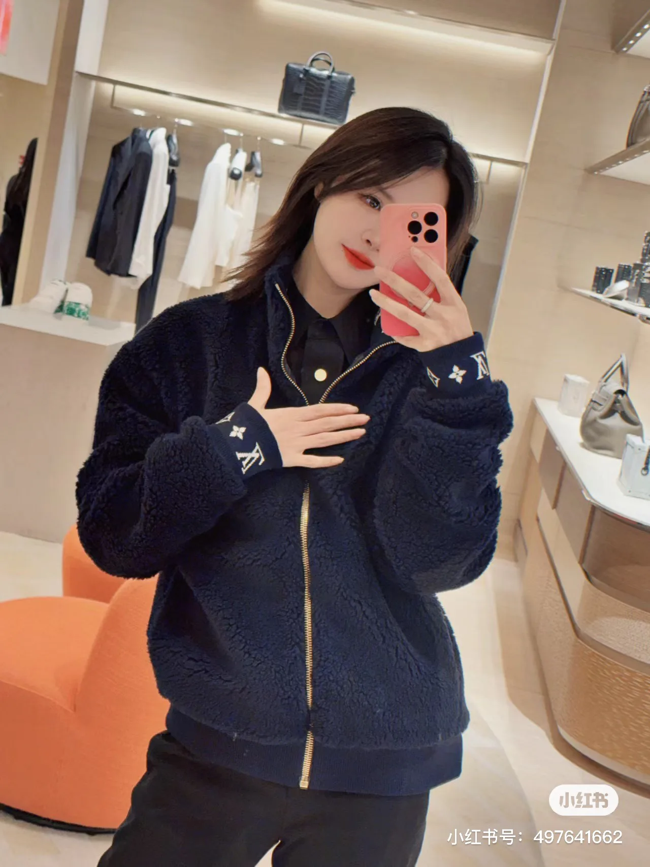 Куртки И Пуховики Женские Louis Vuitton 8210