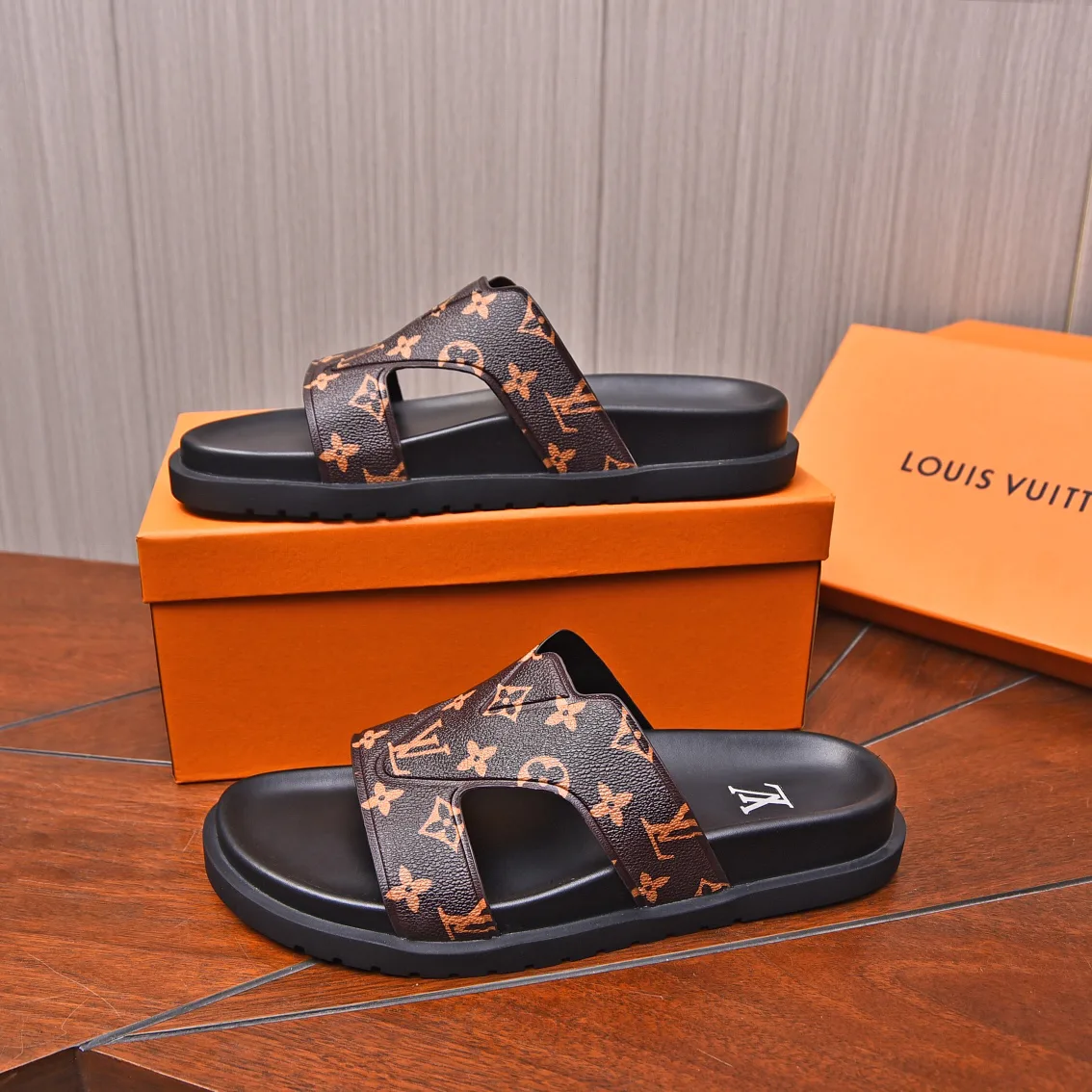Шлепанцы Мужские Louis Vuitton 1997592