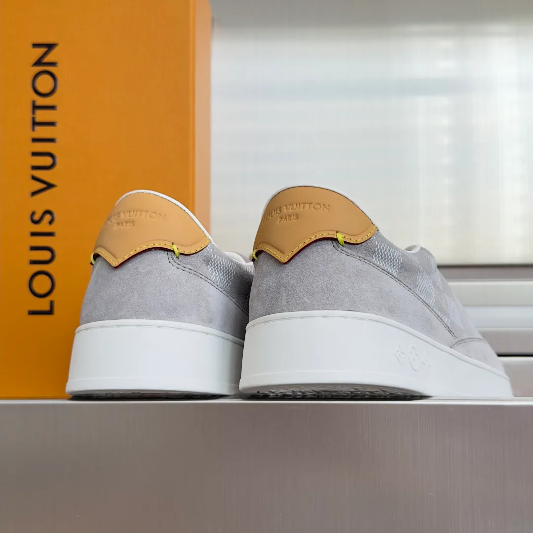 Кроссовки Женские Louis Vuitton 17950381